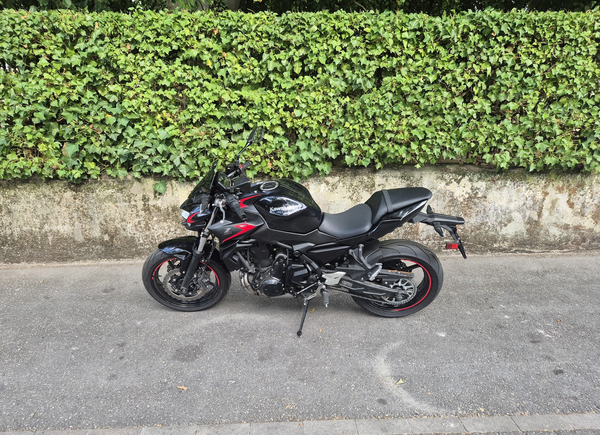 KAWASAKI Z 650 (35kW)-showroom-element-3