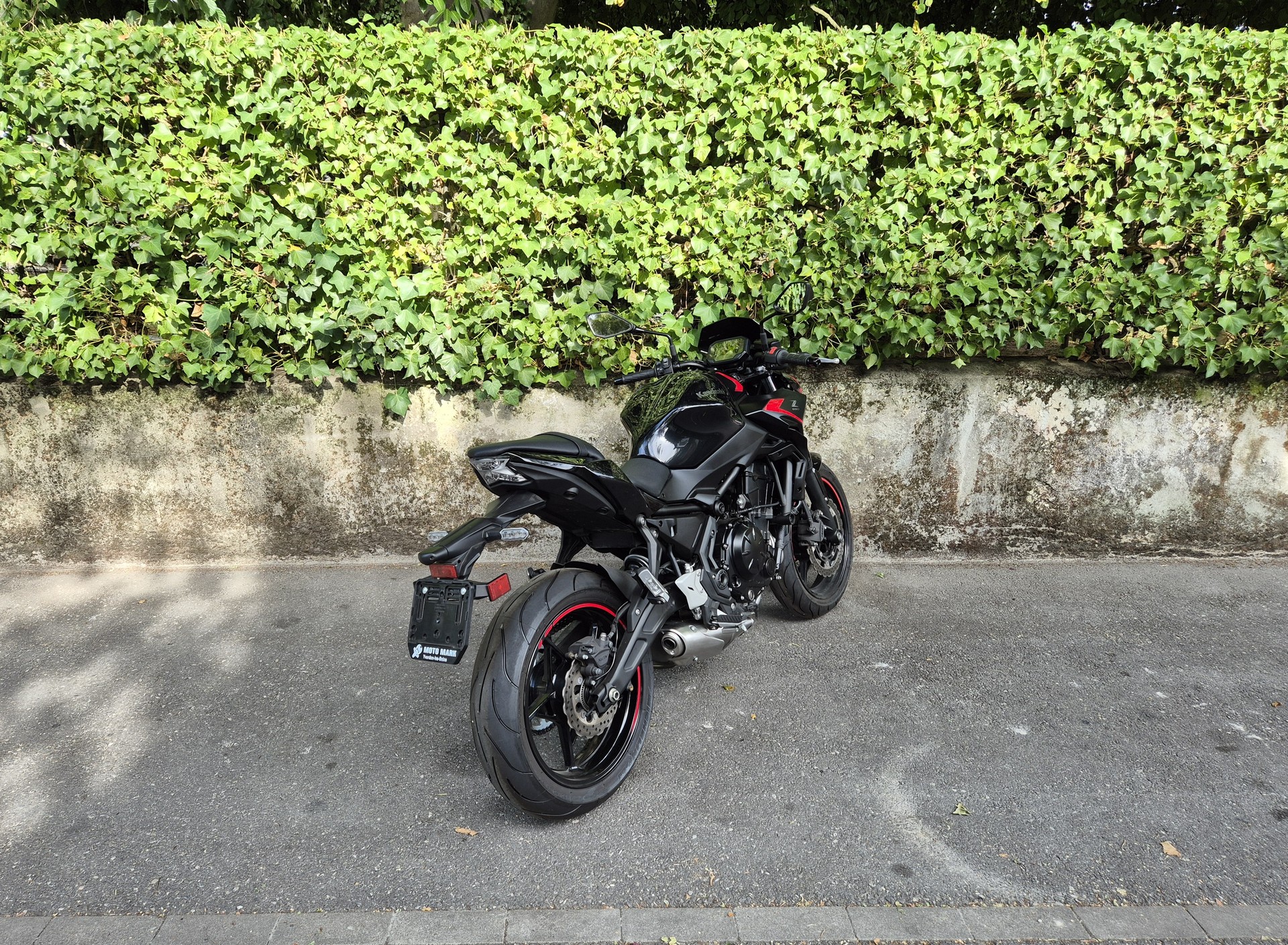 KAWASAKI Z 650 (35kW)-showroom-element-1