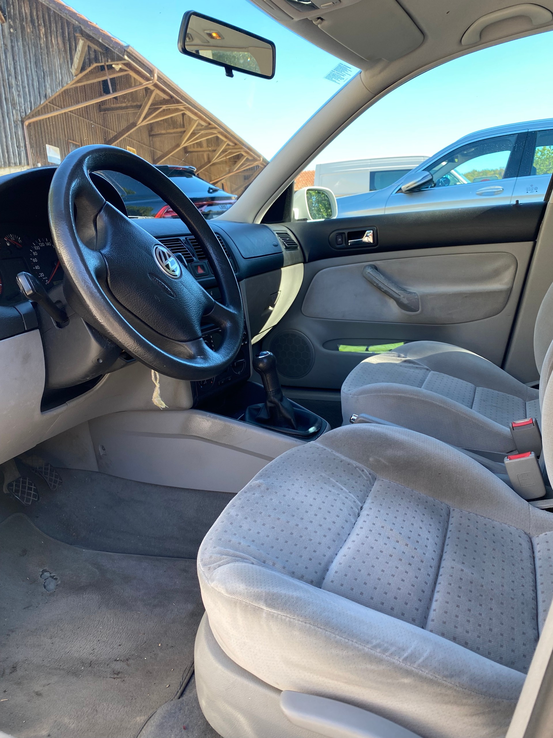 VW GOLF 4-image-4