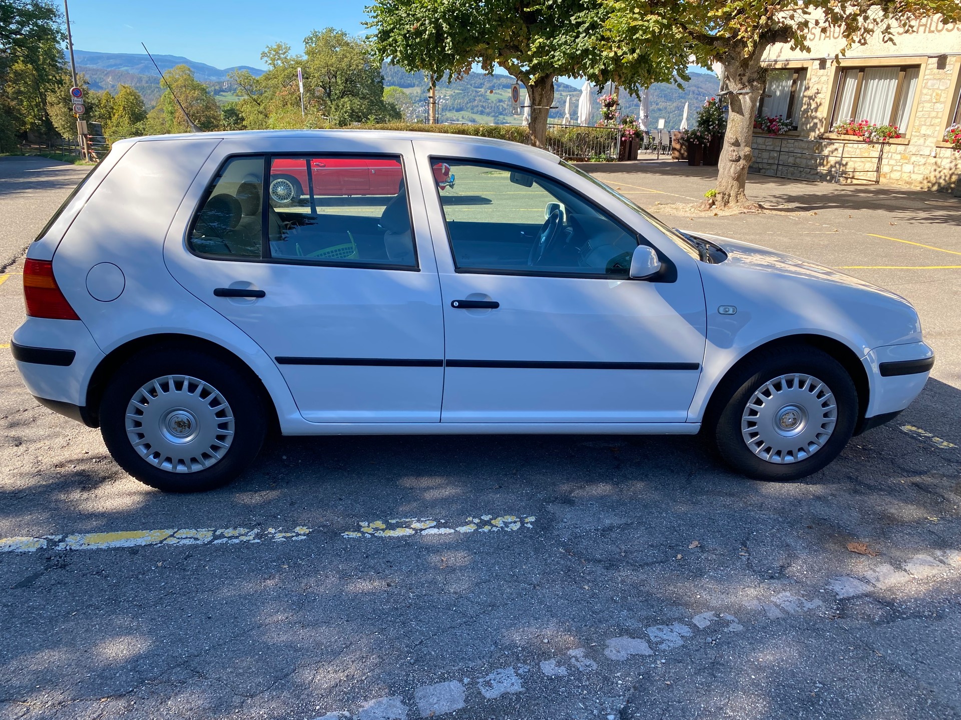 VW GOLF 4-image-1
