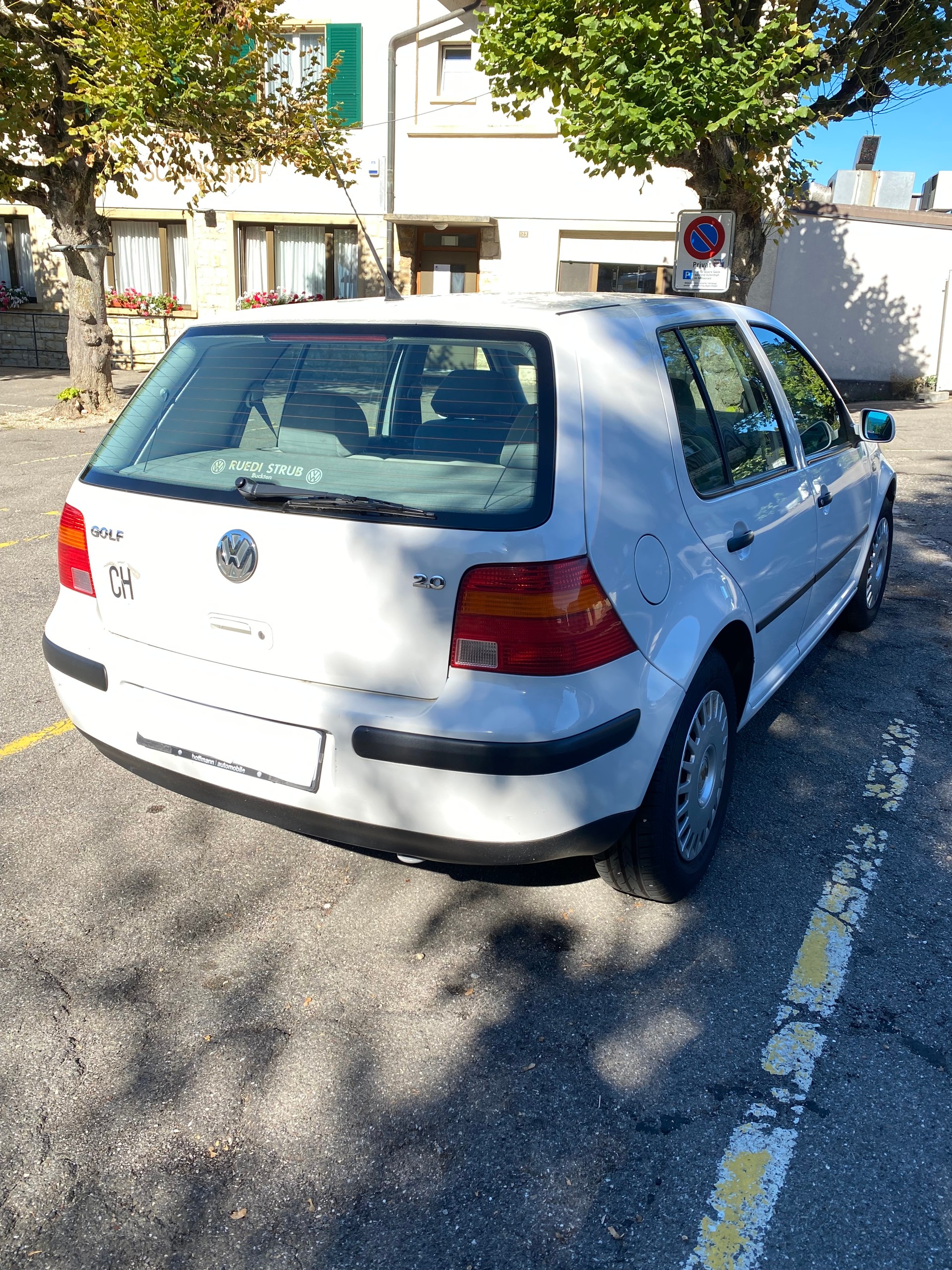 VW GOLF 4-image-2
