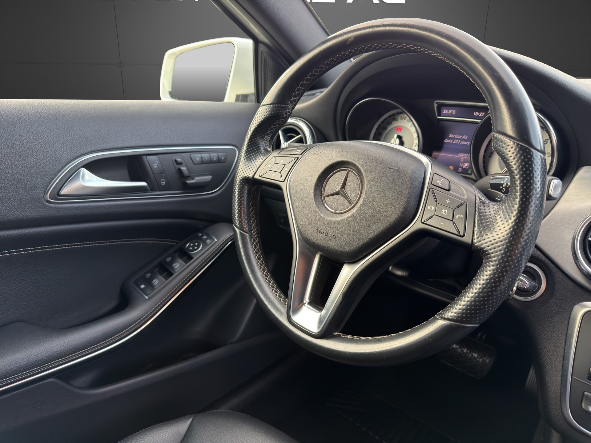 MERCEDES-BENZ GLA 220 CDI Urban 4Matic 7G-DCT-image-17