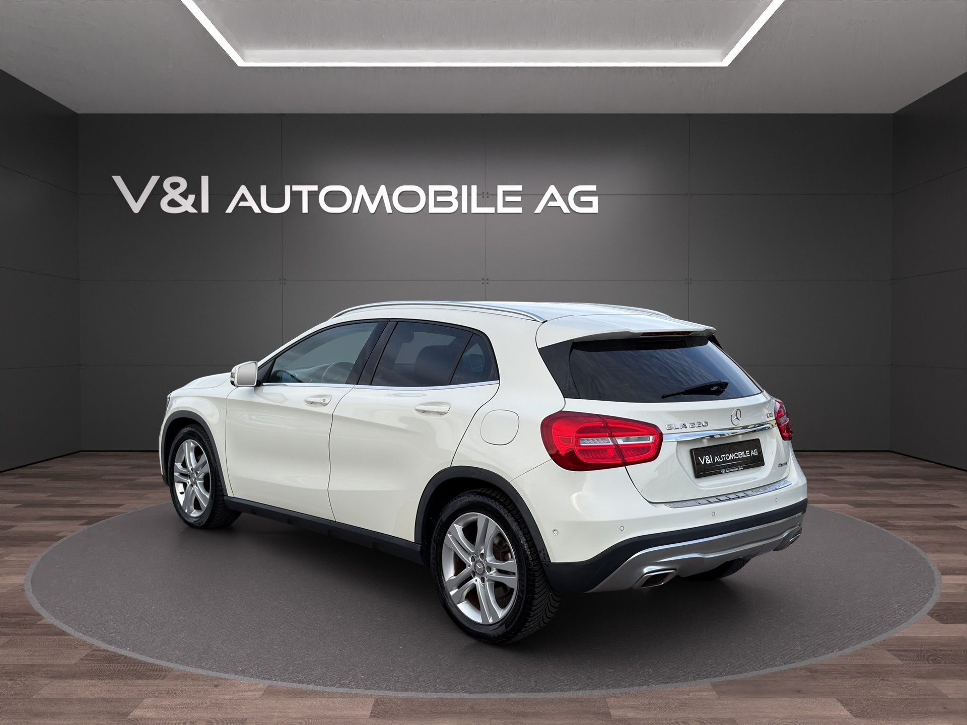 MERCEDES-BENZ GLA 220 CDI Urban 4Matic 7G-DCT-image-3