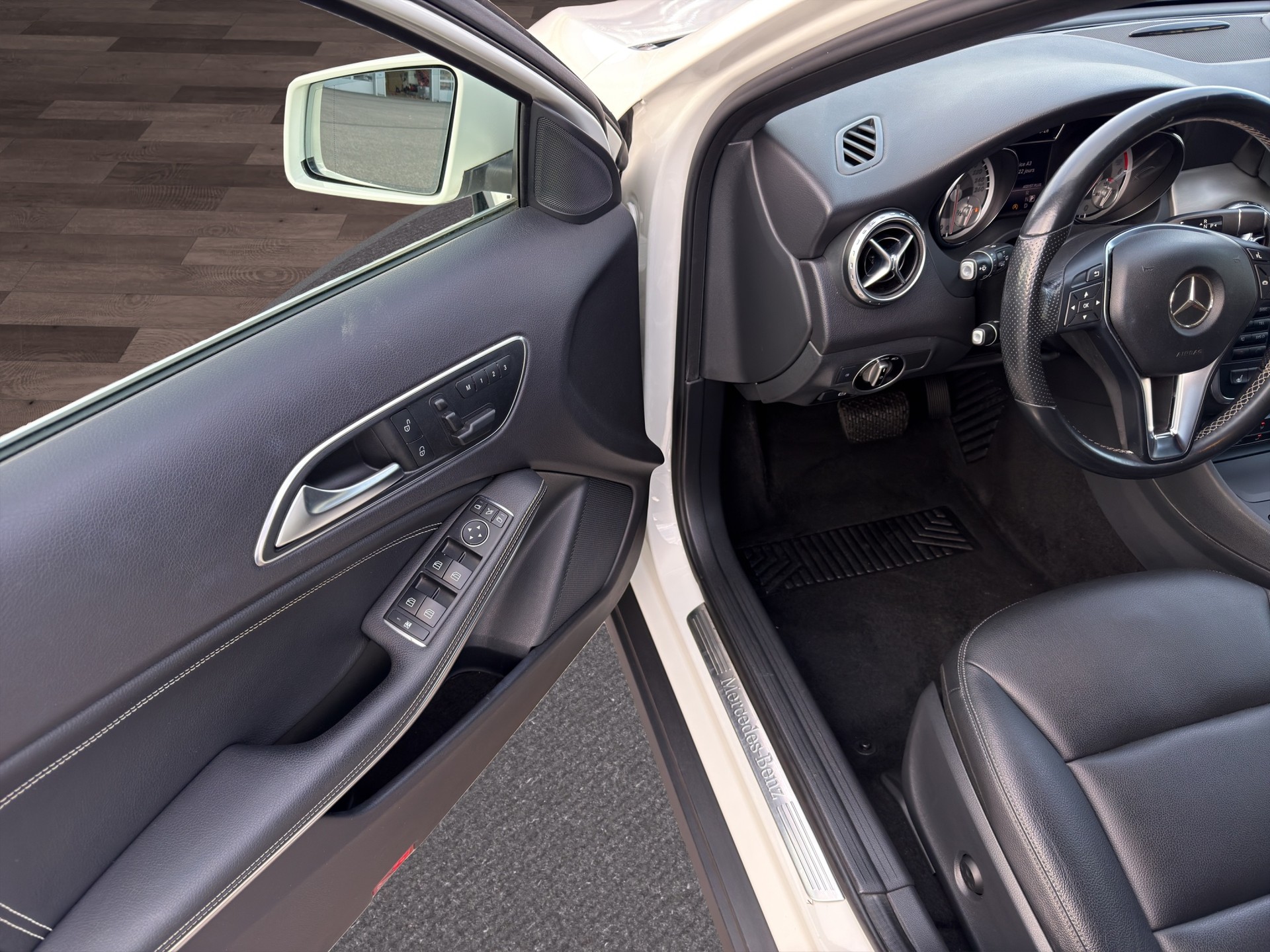 MERCEDES-BENZ GLA 220 CDI Urban 4Matic 7G-DCT-image-19