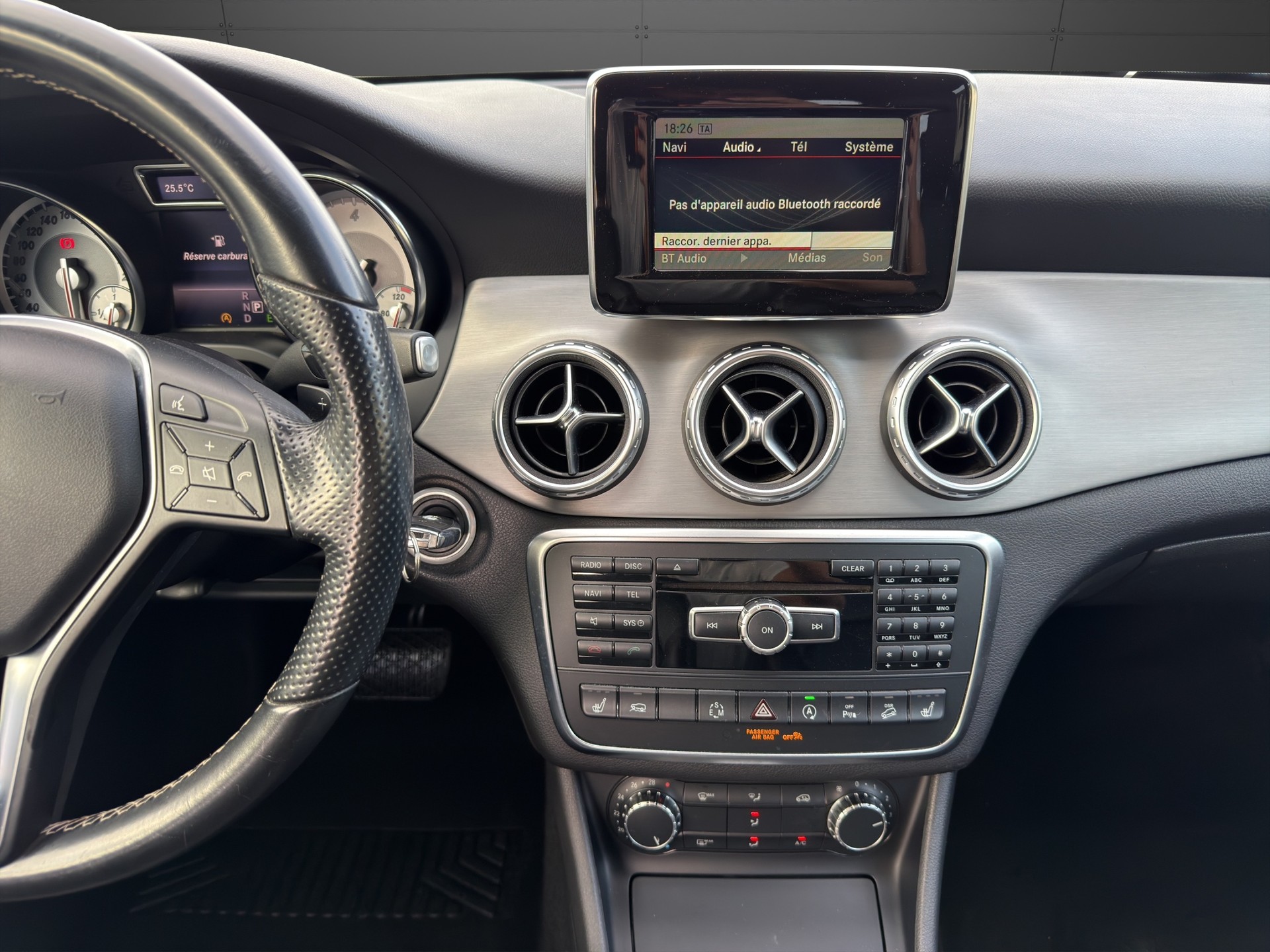 MERCEDES-BENZ GLA 220 CDI Urban 4Matic 7G-DCT-image-11