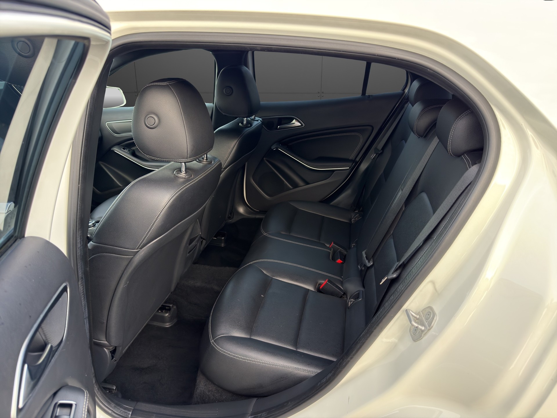 MERCEDES-BENZ GLA 220 CDI Urban 4Matic 7G-DCT-image-22