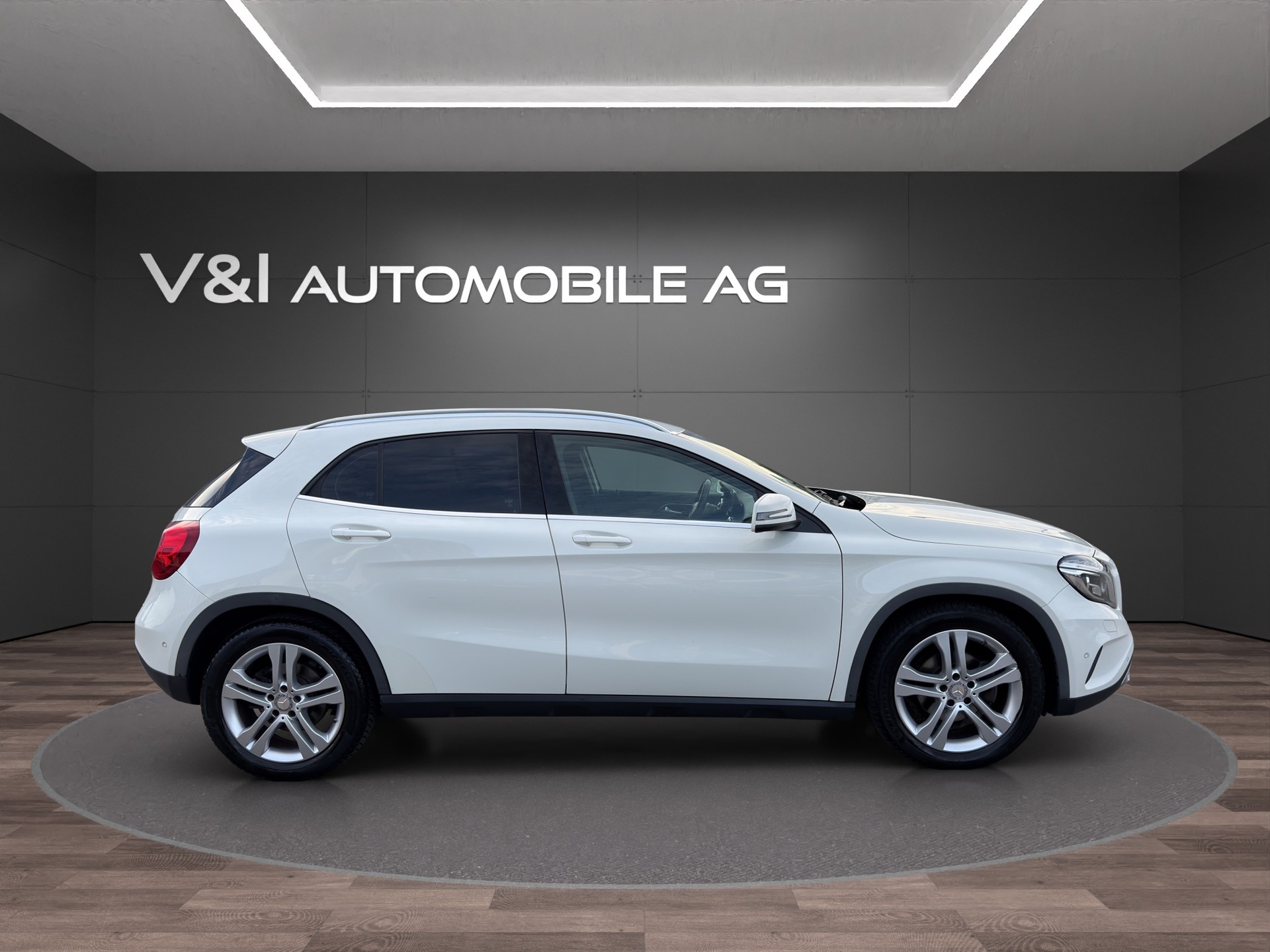 MERCEDES-BENZ GLA 220 CDI Urban 4Matic 7G-DCT-image-6