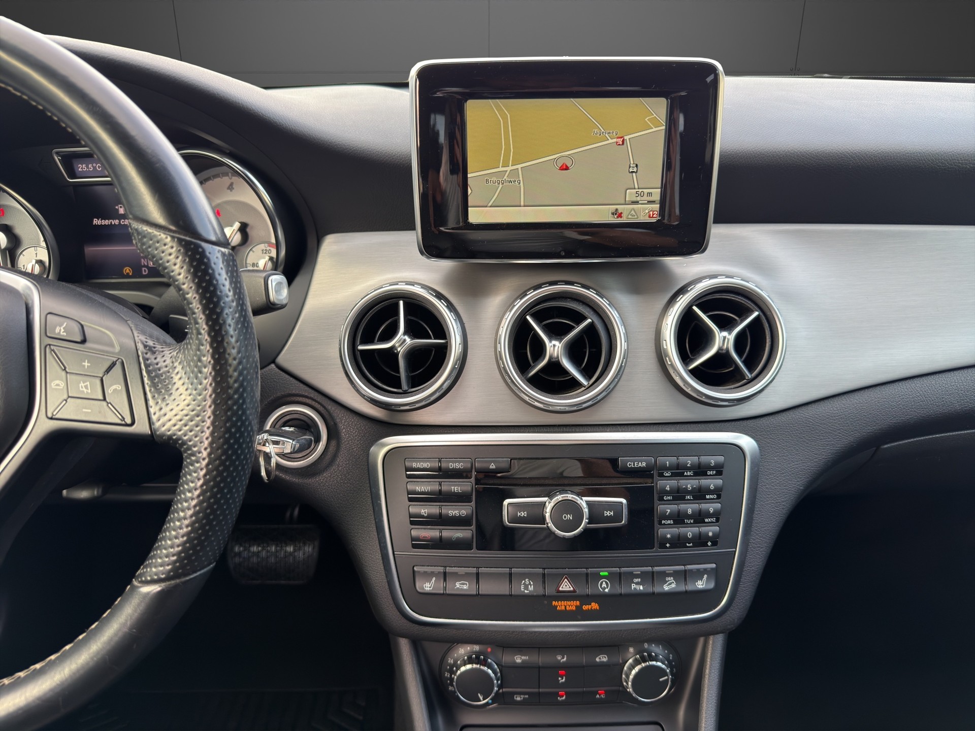 MERCEDES-BENZ GLA 220 CDI Urban 4Matic 7G-DCT-image-12