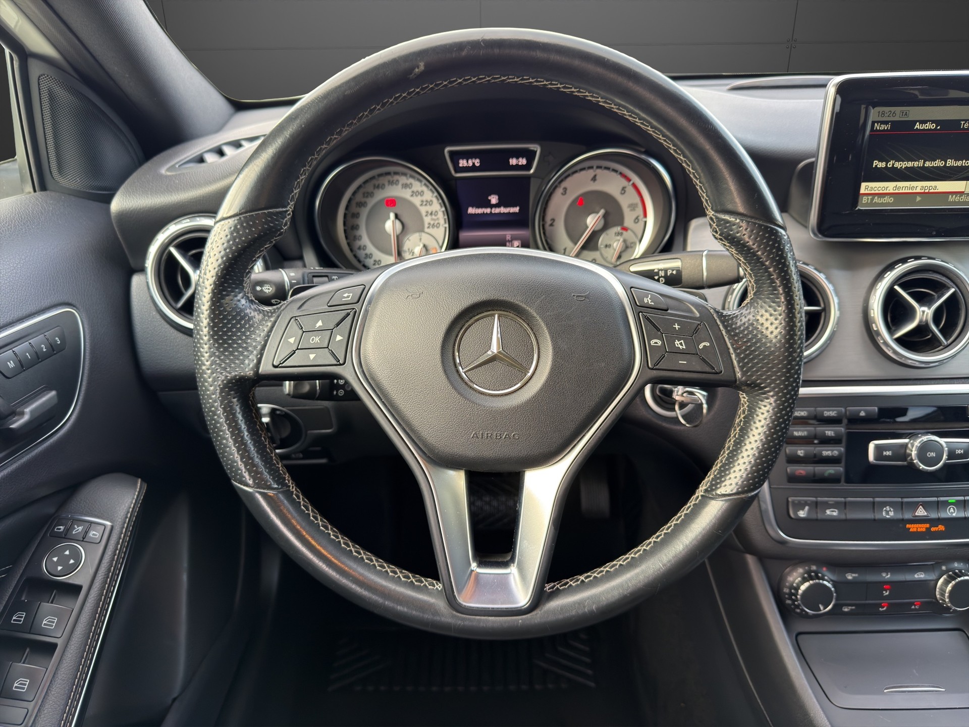 MERCEDES-BENZ GLA 220 CDI Urban 4Matic 7G-DCT-image-16