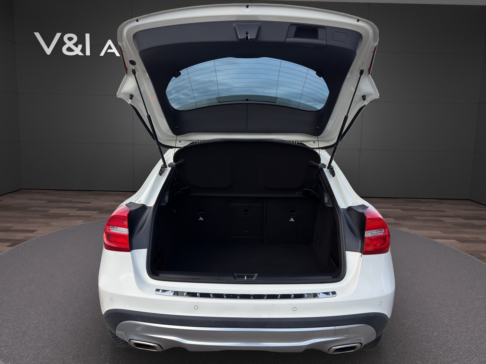 MERCEDES-BENZ GLA 220 CDI Urban 4Matic 7G-DCT-image-23