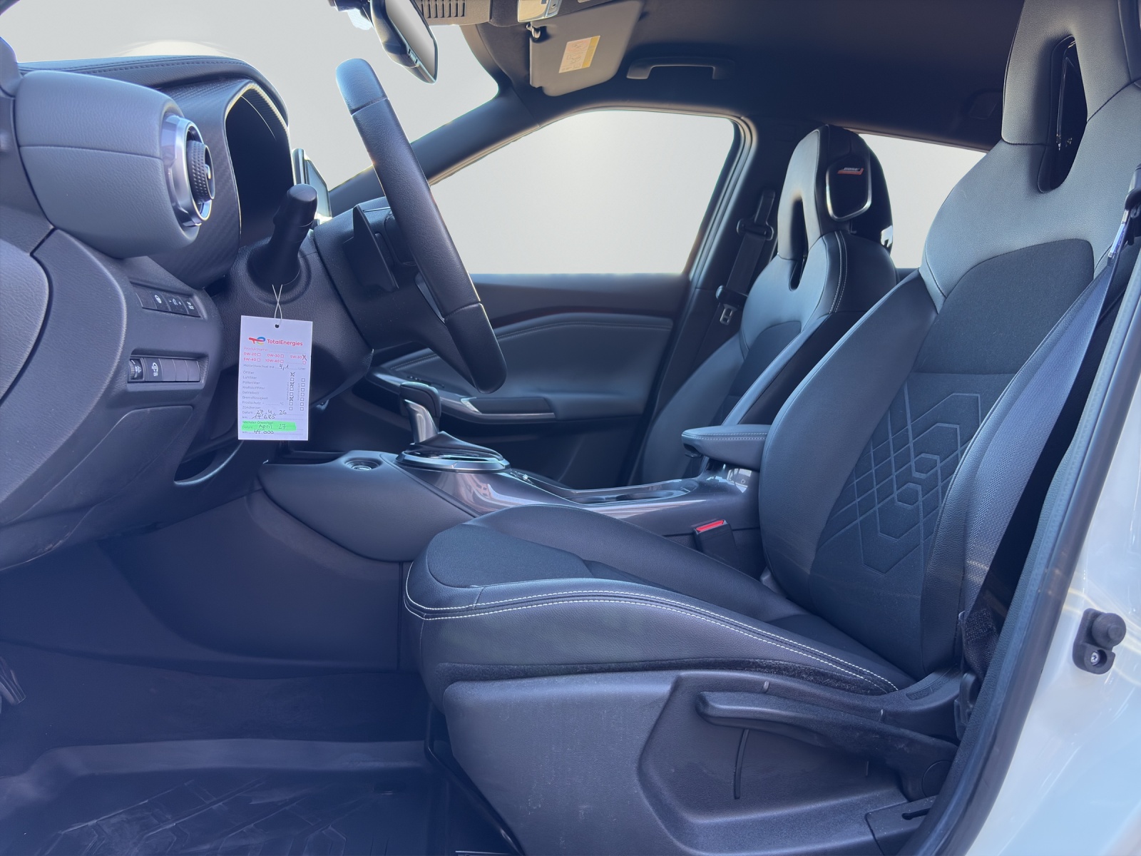 NISSAN Juke 1.0 DIG-T Tekna-image-8