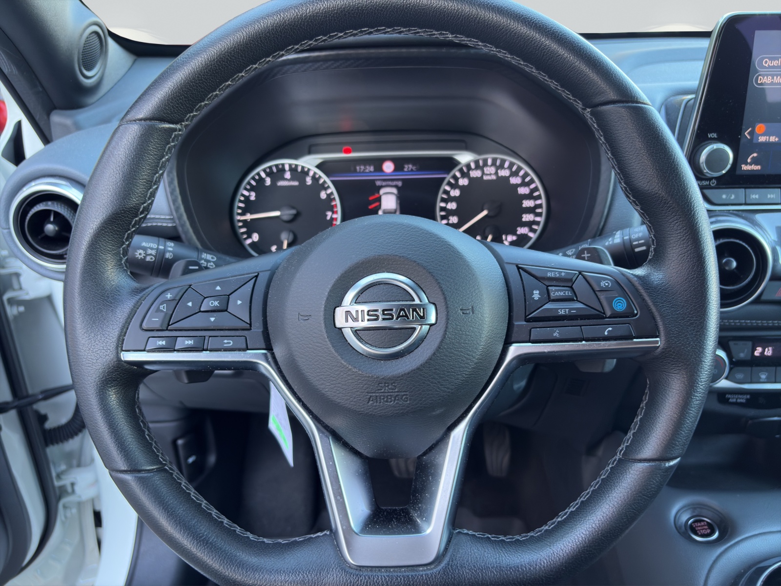 NISSAN Juke 1.0 DIG-T Tekna-image-9