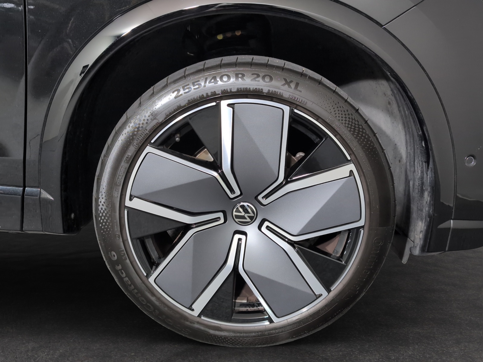 VW Tiguan 2.0 TSI DSG R-Line 4Motion-image-4