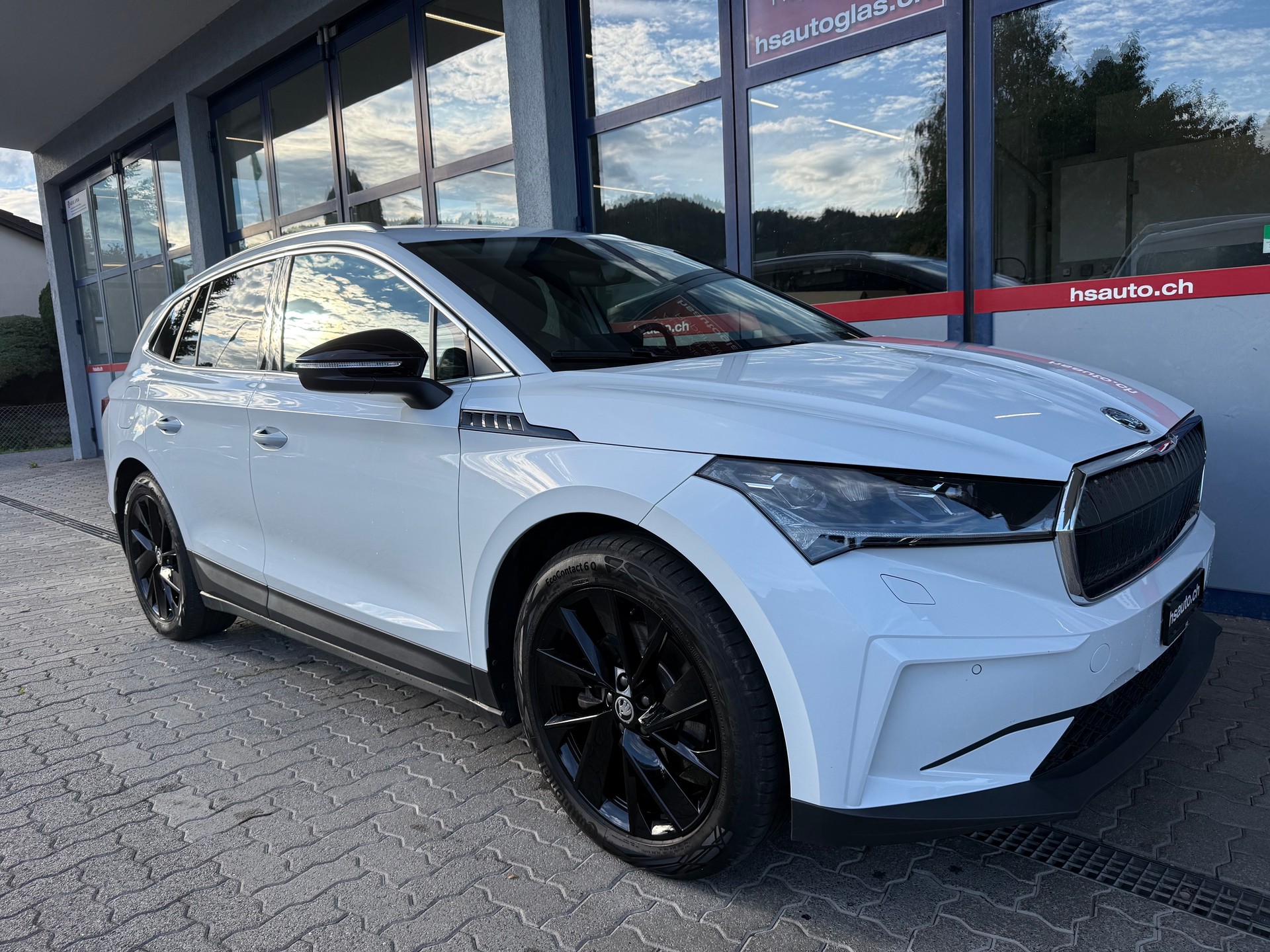 SKODA Enyaq iV 60-image-0