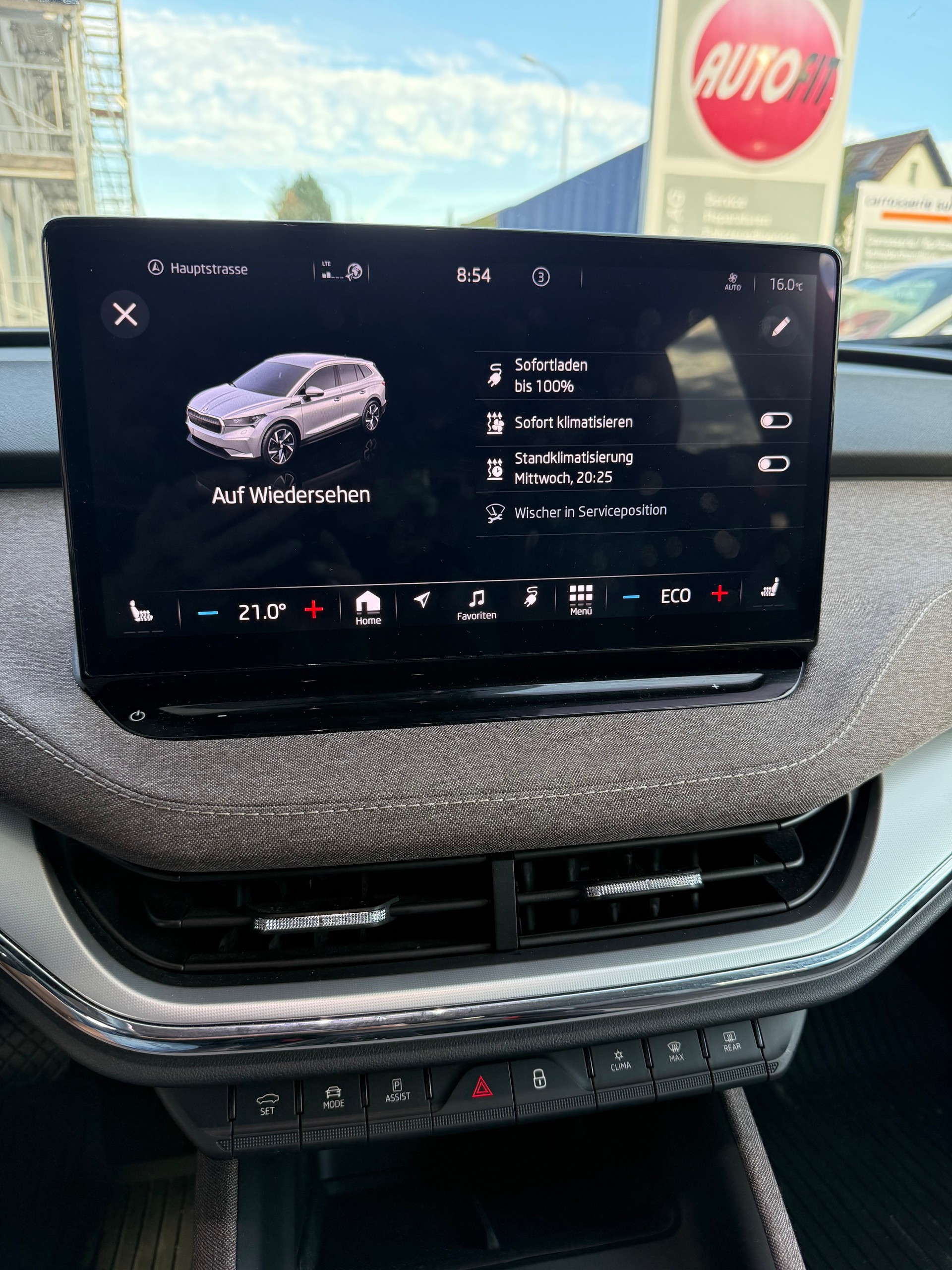 SKODA Enyaq iV 60-image-4