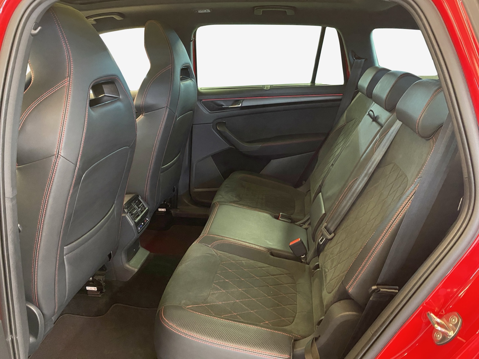 SKODA Kodiaq 2.0 TSI 4x4 RS-image-11