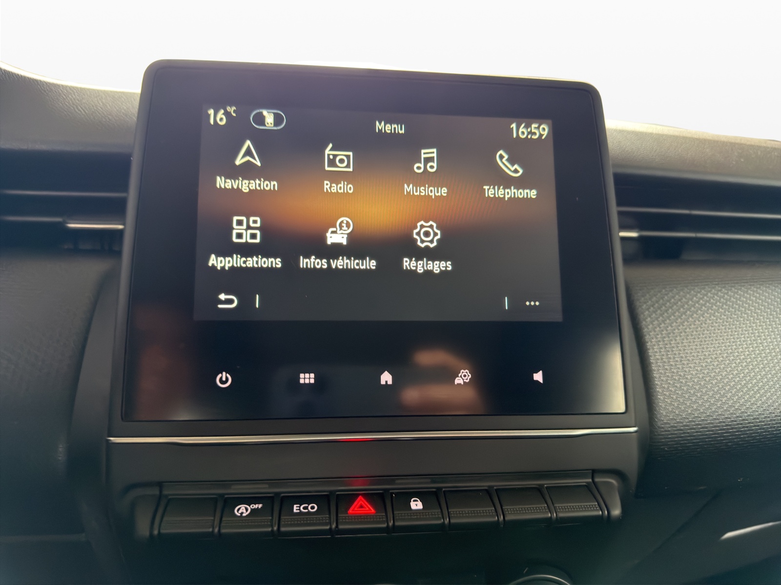 RENAULT Clio 1.0 Equilibre CVT-image-13