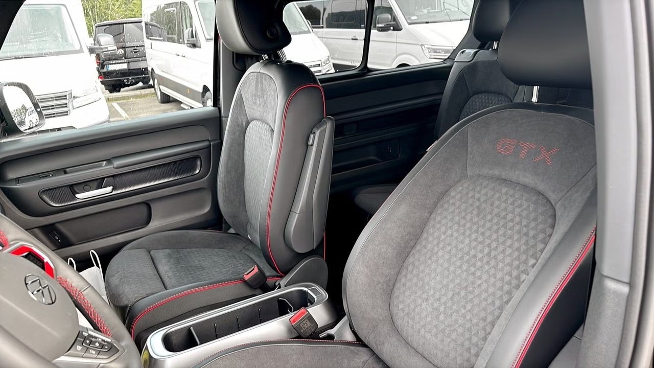 VW ID.Buzz LWB GTX 4 Motion-image-7