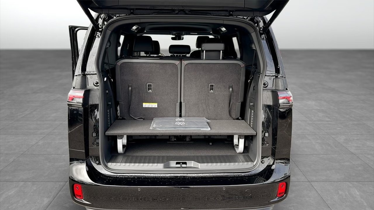 VW ID.Buzz LWB GTX 4 Motion-image-4