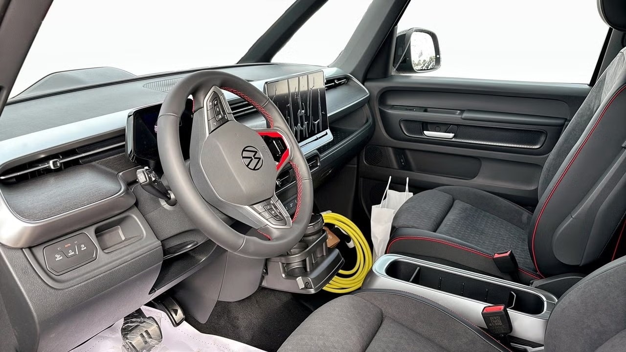 VW ID.Buzz LWB GTX 4 Motion-image-6