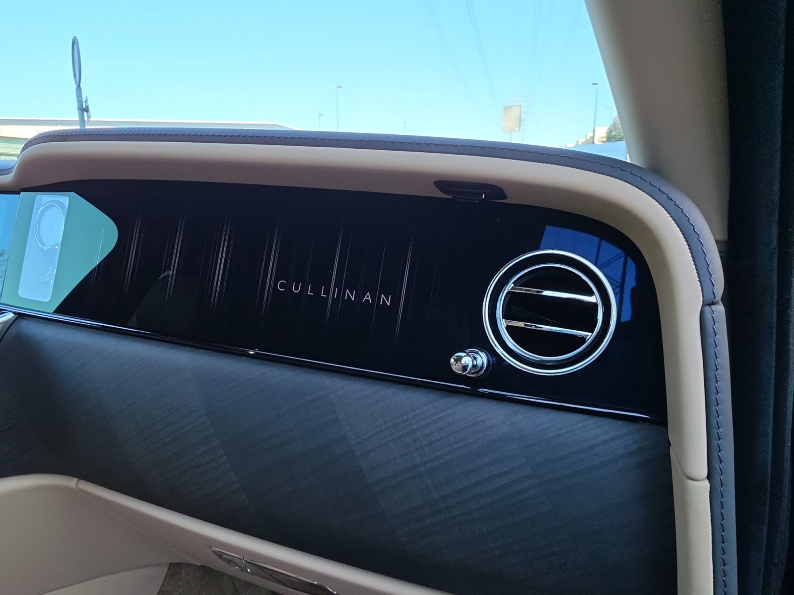 ROLLS-ROYCE Cullinan Serie II - Silver Badge - Neuwagen-image-12