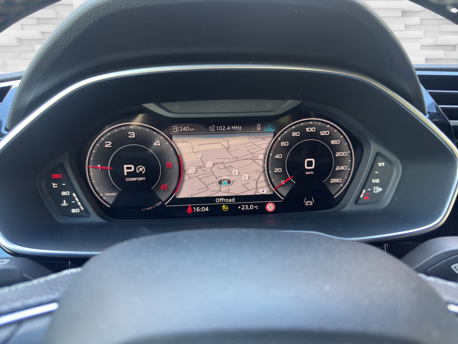 AUDI Q3 Sportback 35 TDI S line quattro S-tronic-image-12
