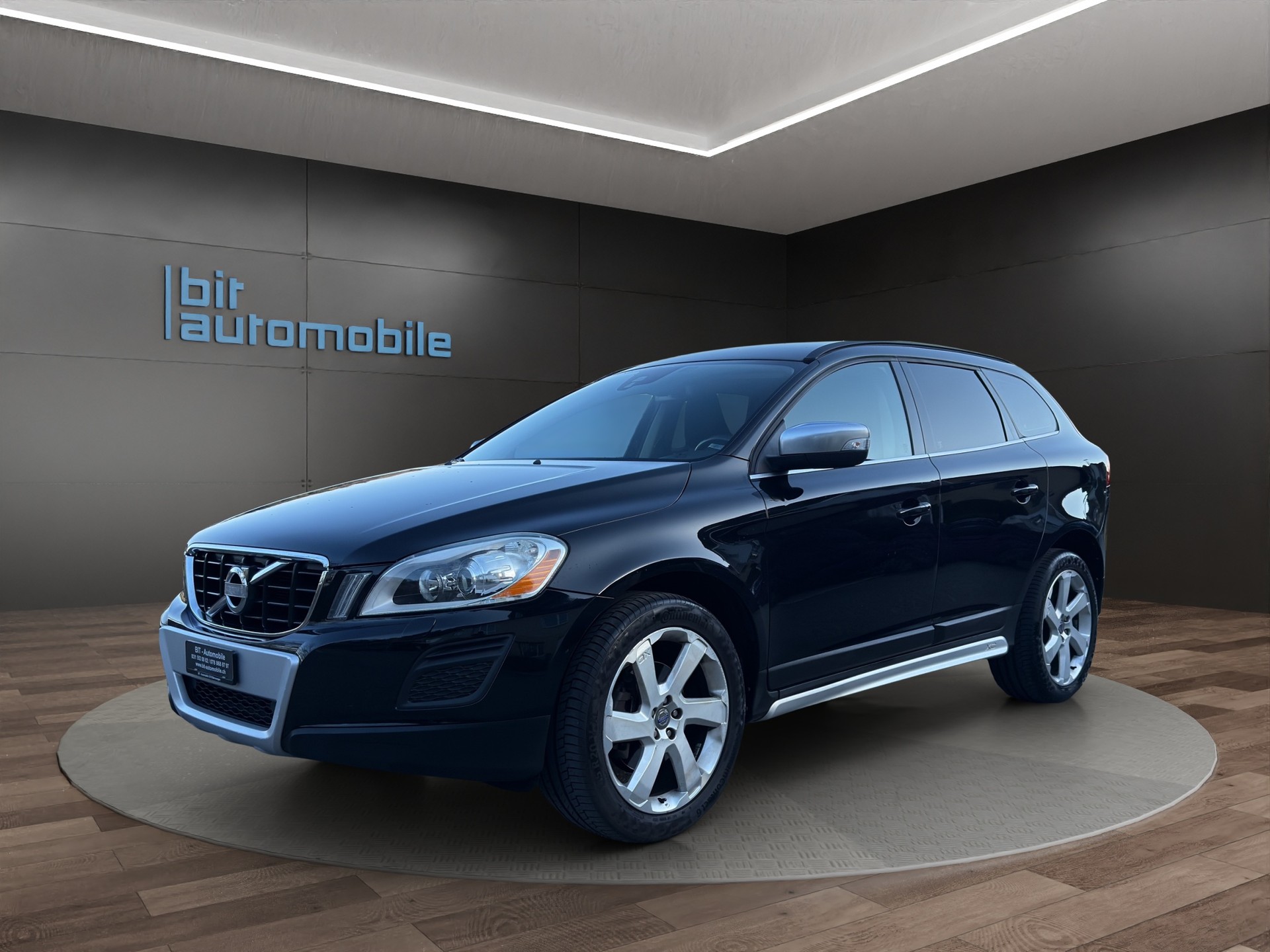 VOLVO XC60 D4 AWD Husky Edition Geartronic-image-0