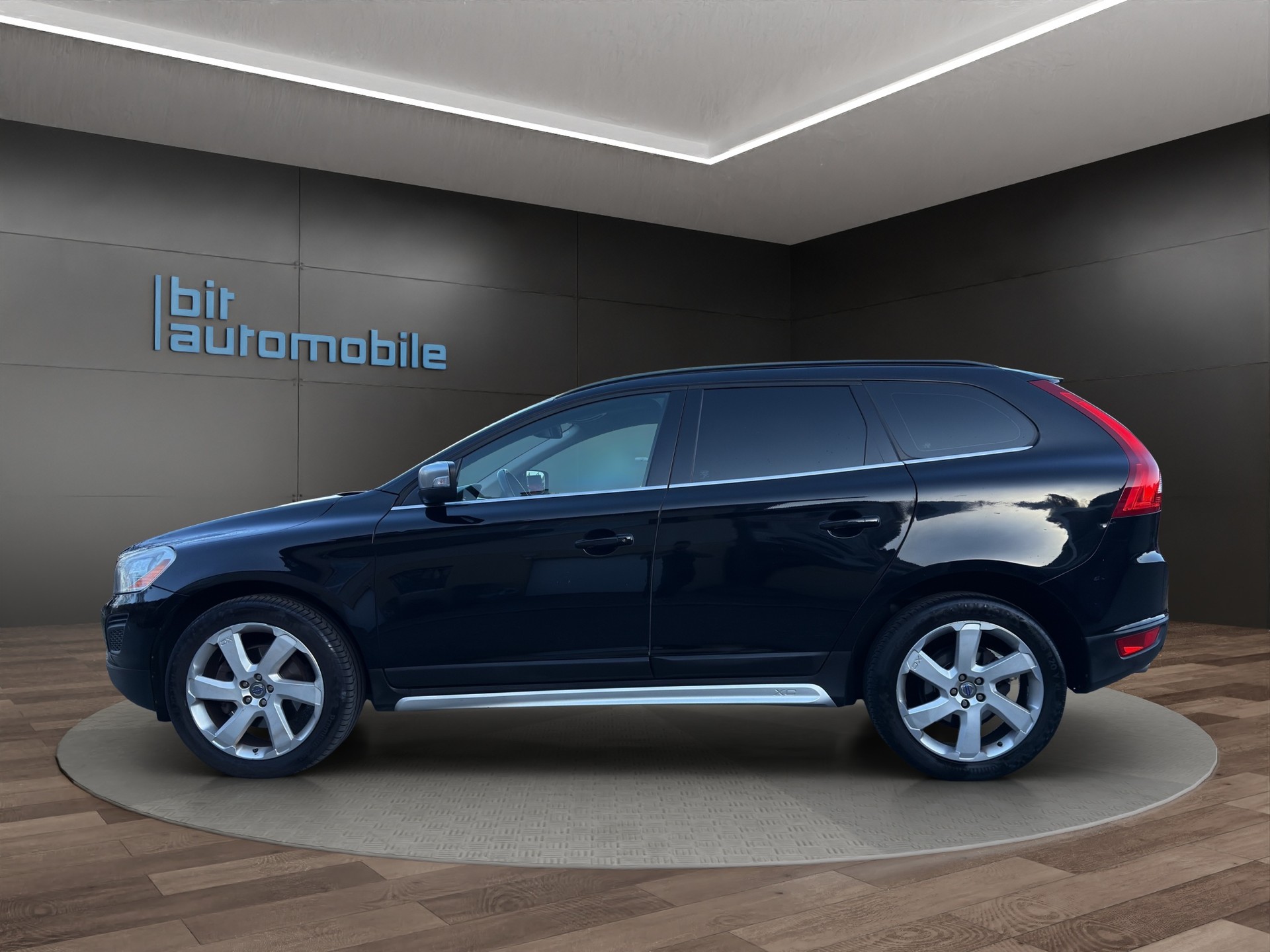 VOLVO XC60 D4 AWD Husky Edition Geartronic-image-2