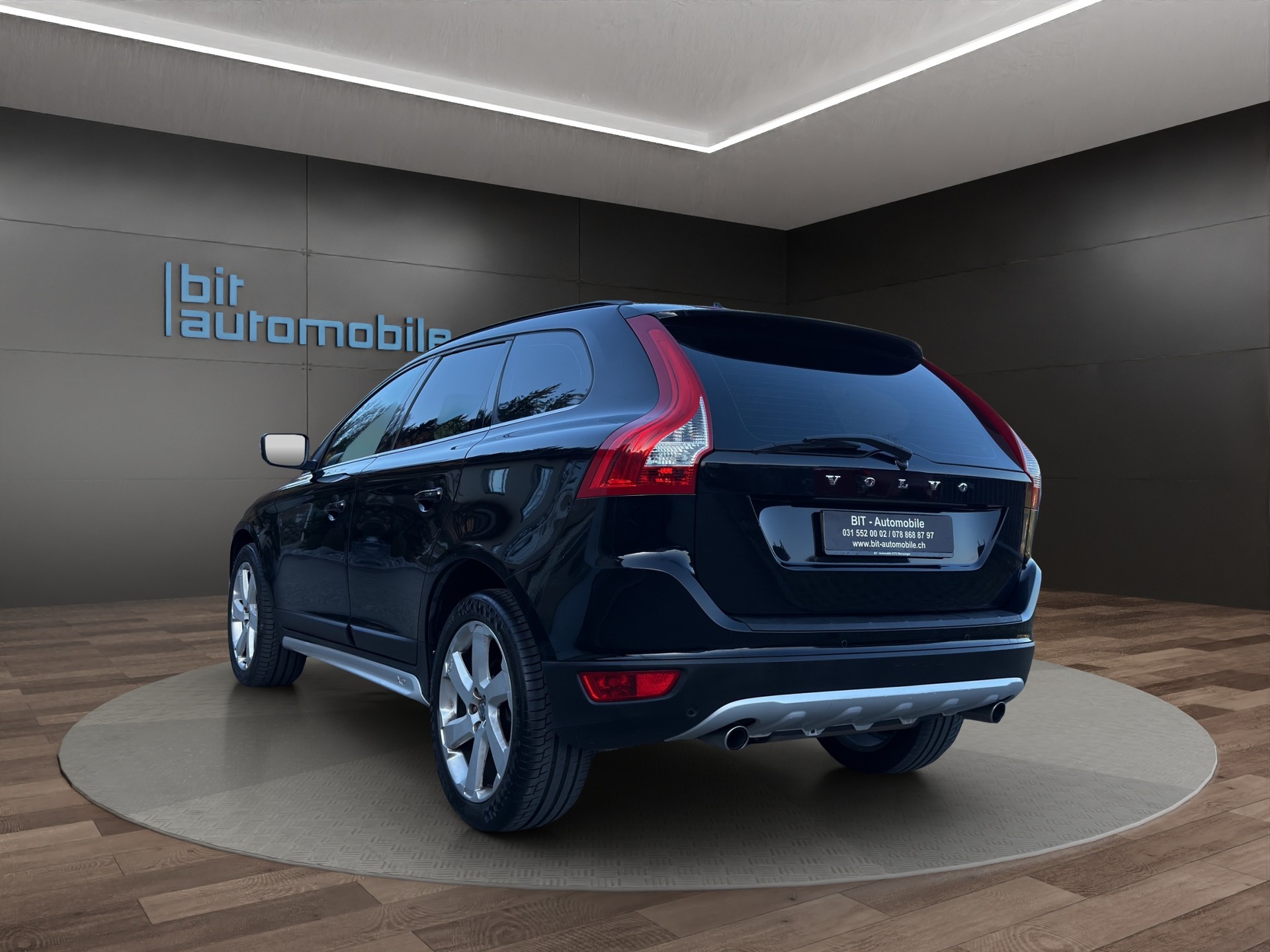 VOLVO XC60 D4 AWD Husky Edition Geartronic-image-4