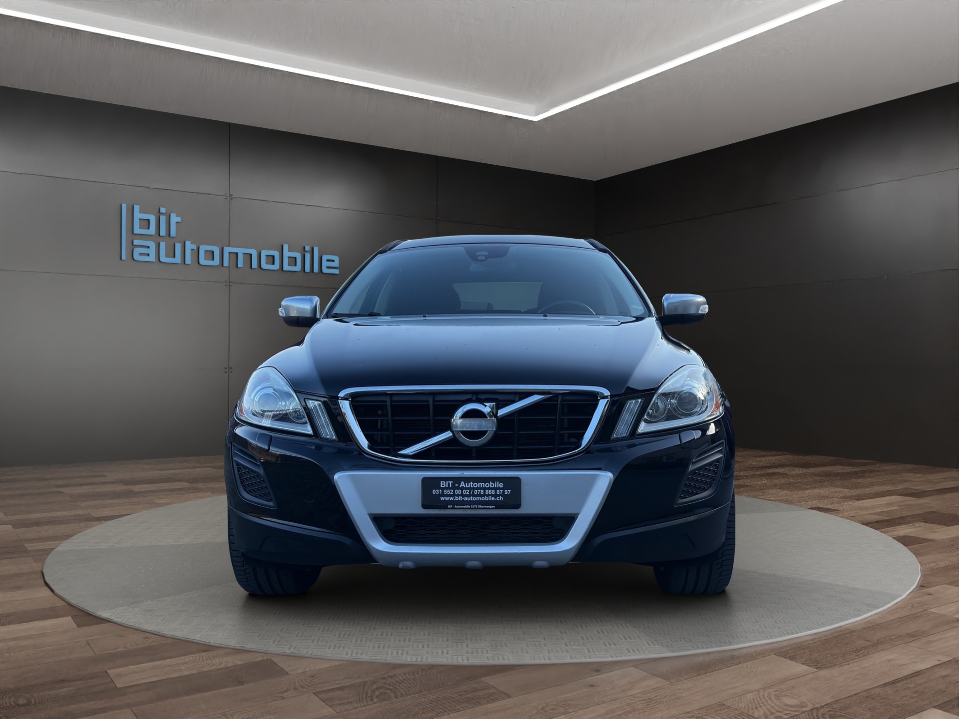 VOLVO XC60 D4 AWD Husky Edition Geartronic-image-1