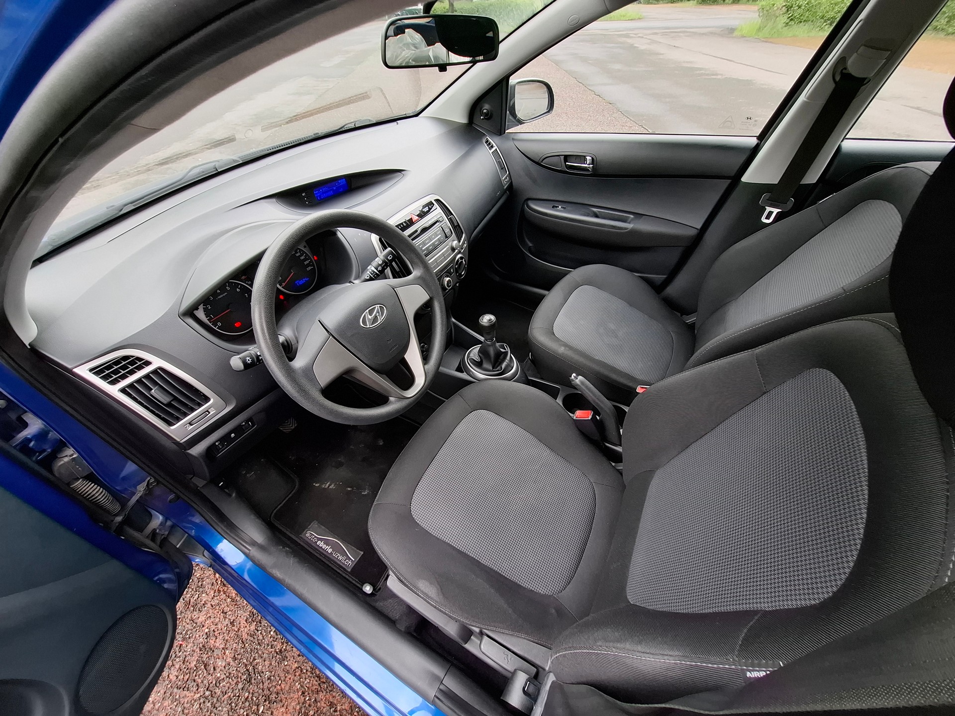 HYUNDAI i20-image-10