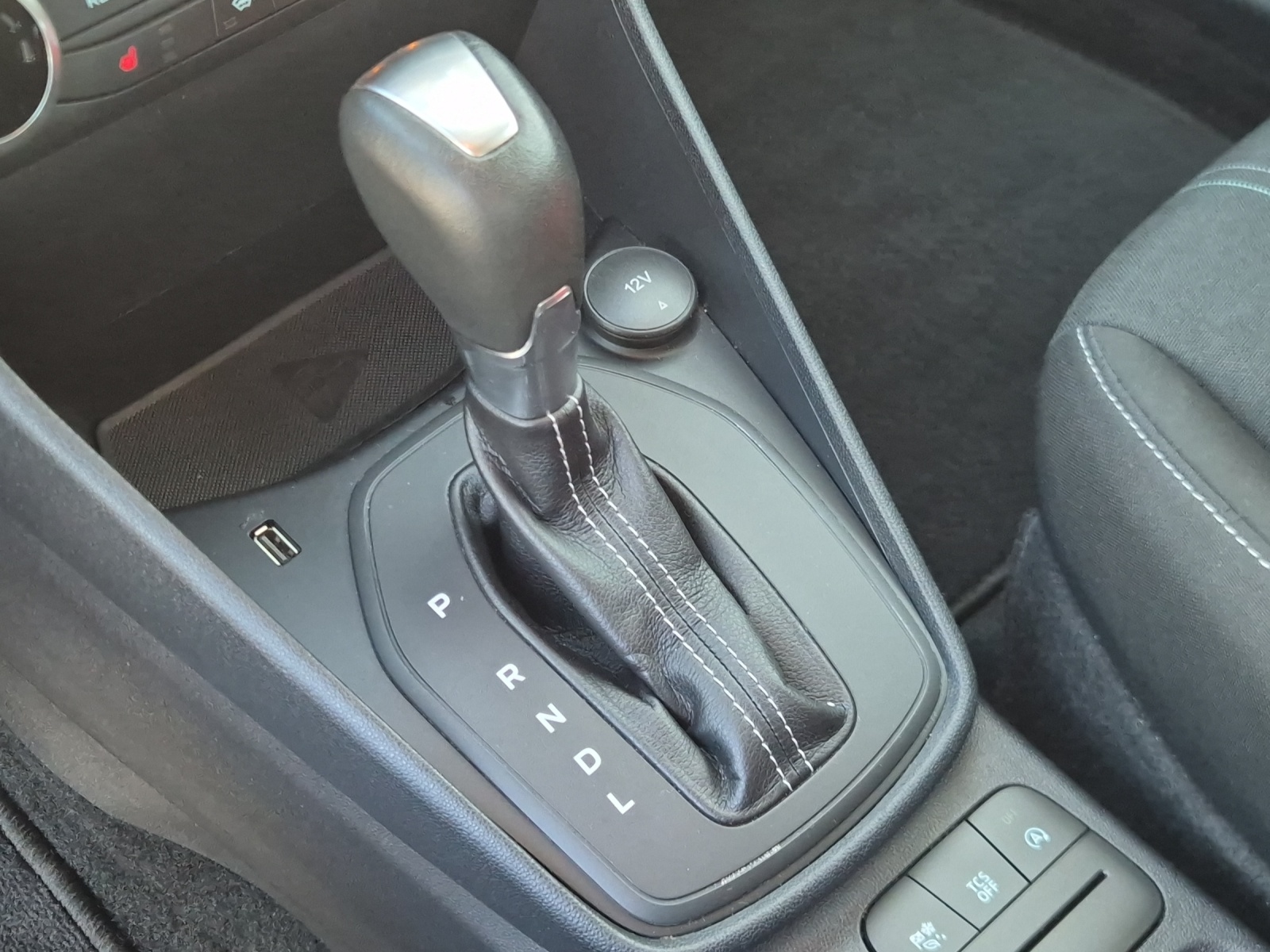 FORD Fiesta 1.0 EcoB 125 Cool & Connect-image-16