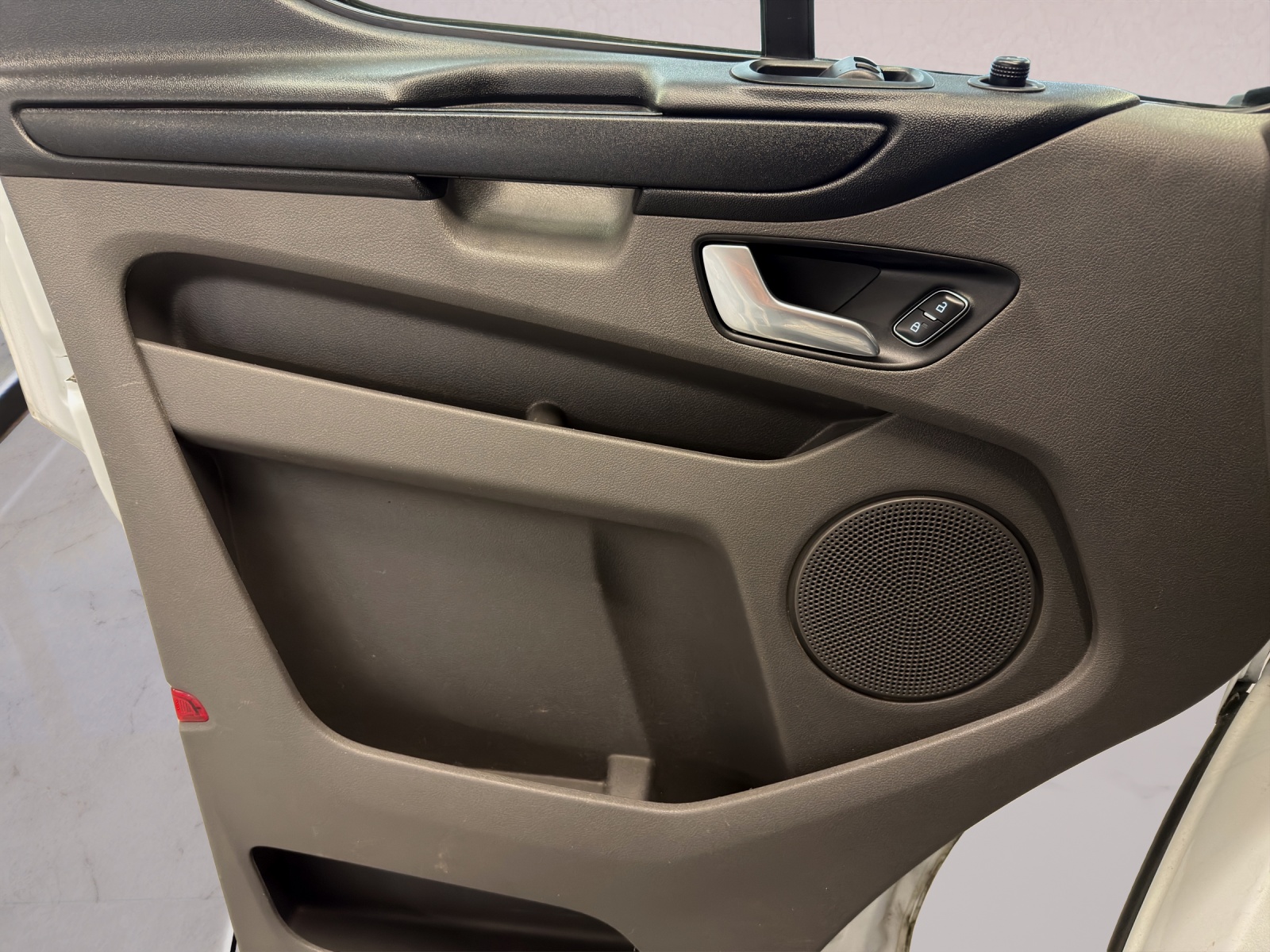 FORD Transit Custom Van 320 L2H1 Trend-image-11