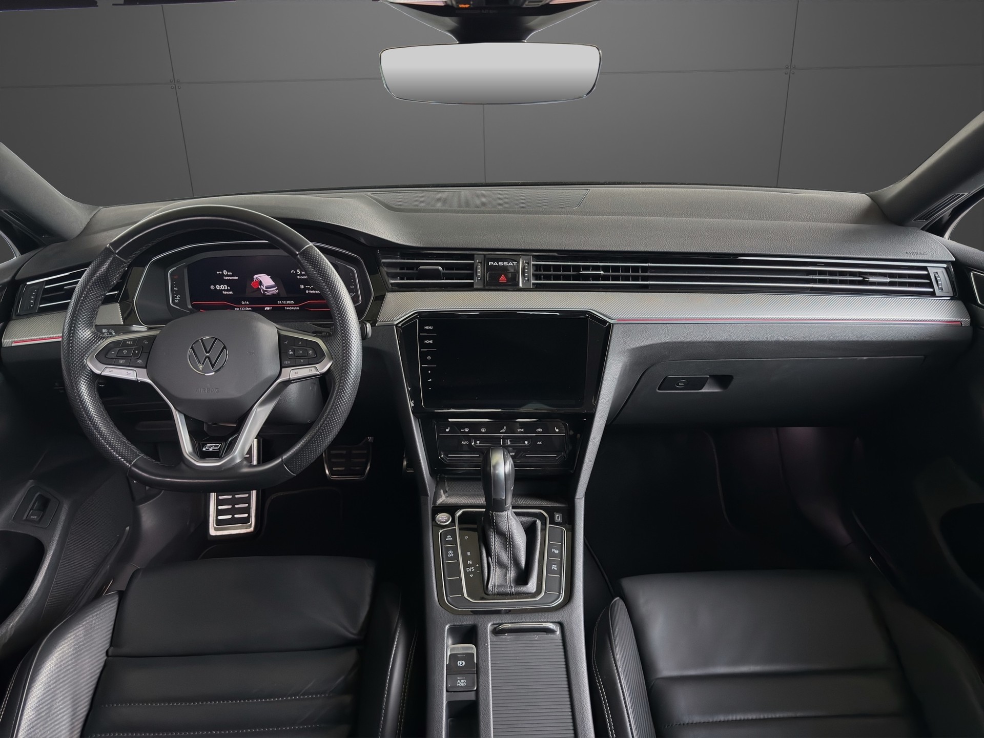 VW Passat 2.0 TDI BMT Elegance 4Motion DSG R line-image-13