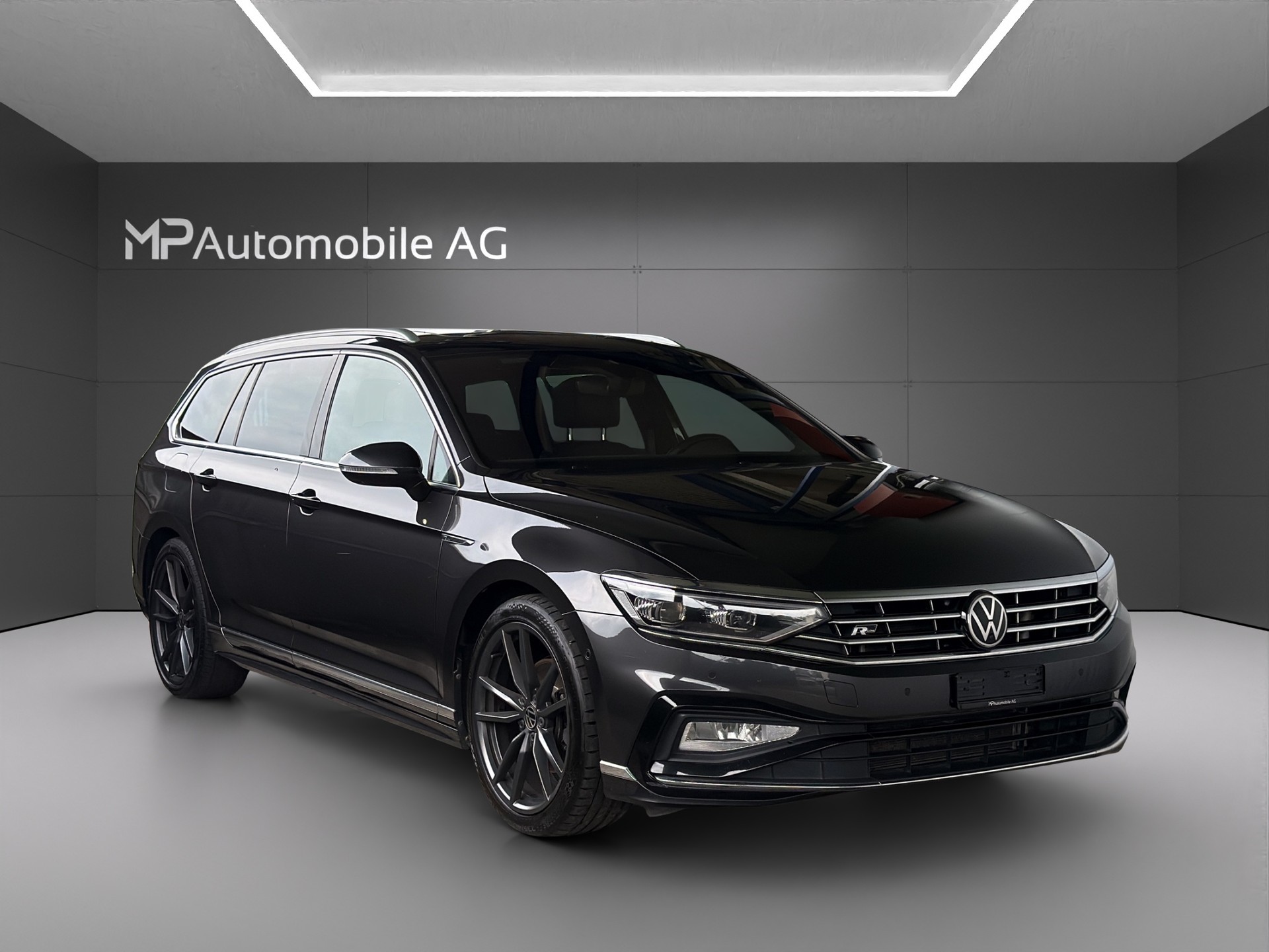 VW Passat 2.0 TDI BMT Elegance 4Motion DSG R line-image-1