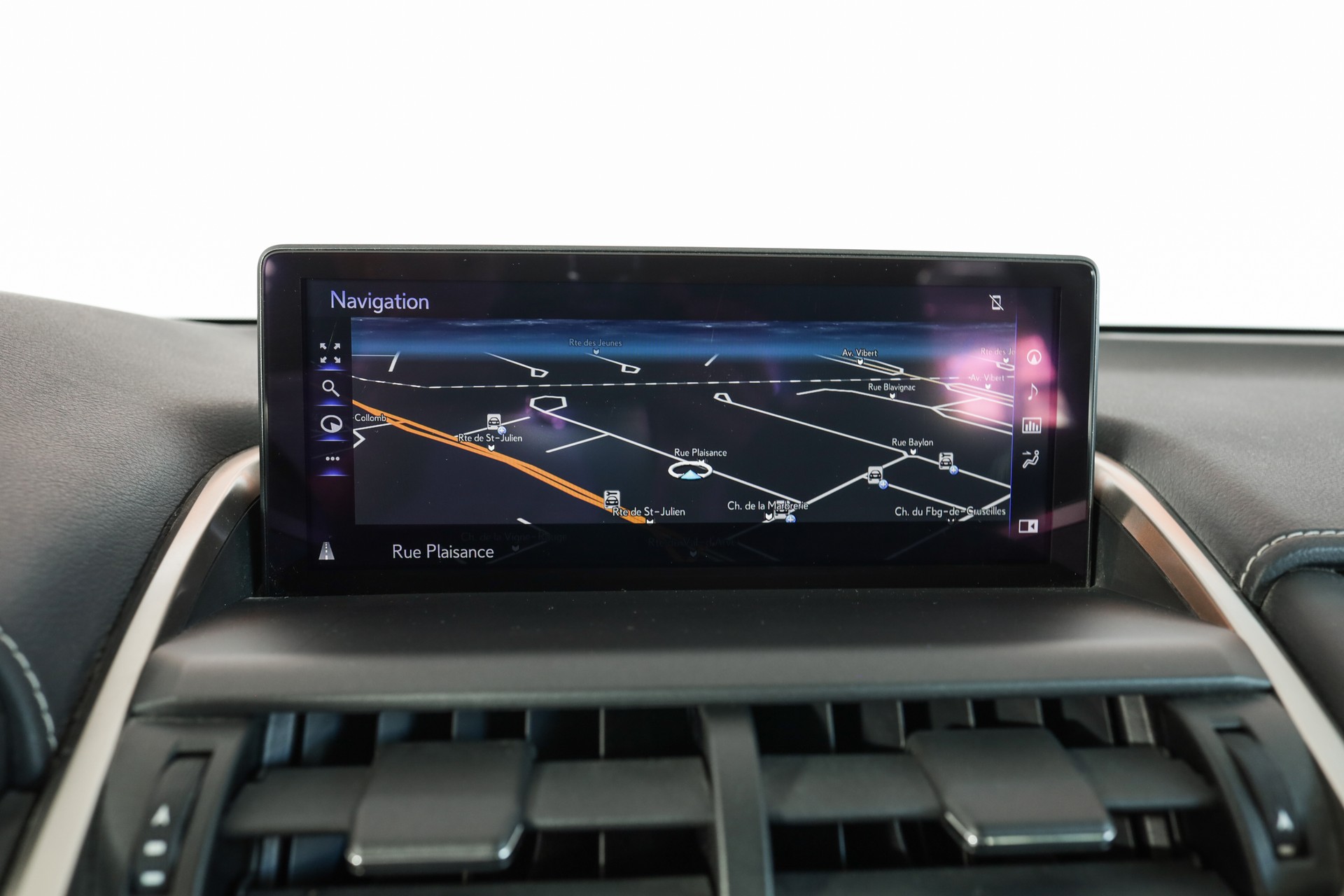 LEXUS NX 300h Impression E-Four Automatic Navigation Premium / Caméra de recul / Sièges chauffants-image-17