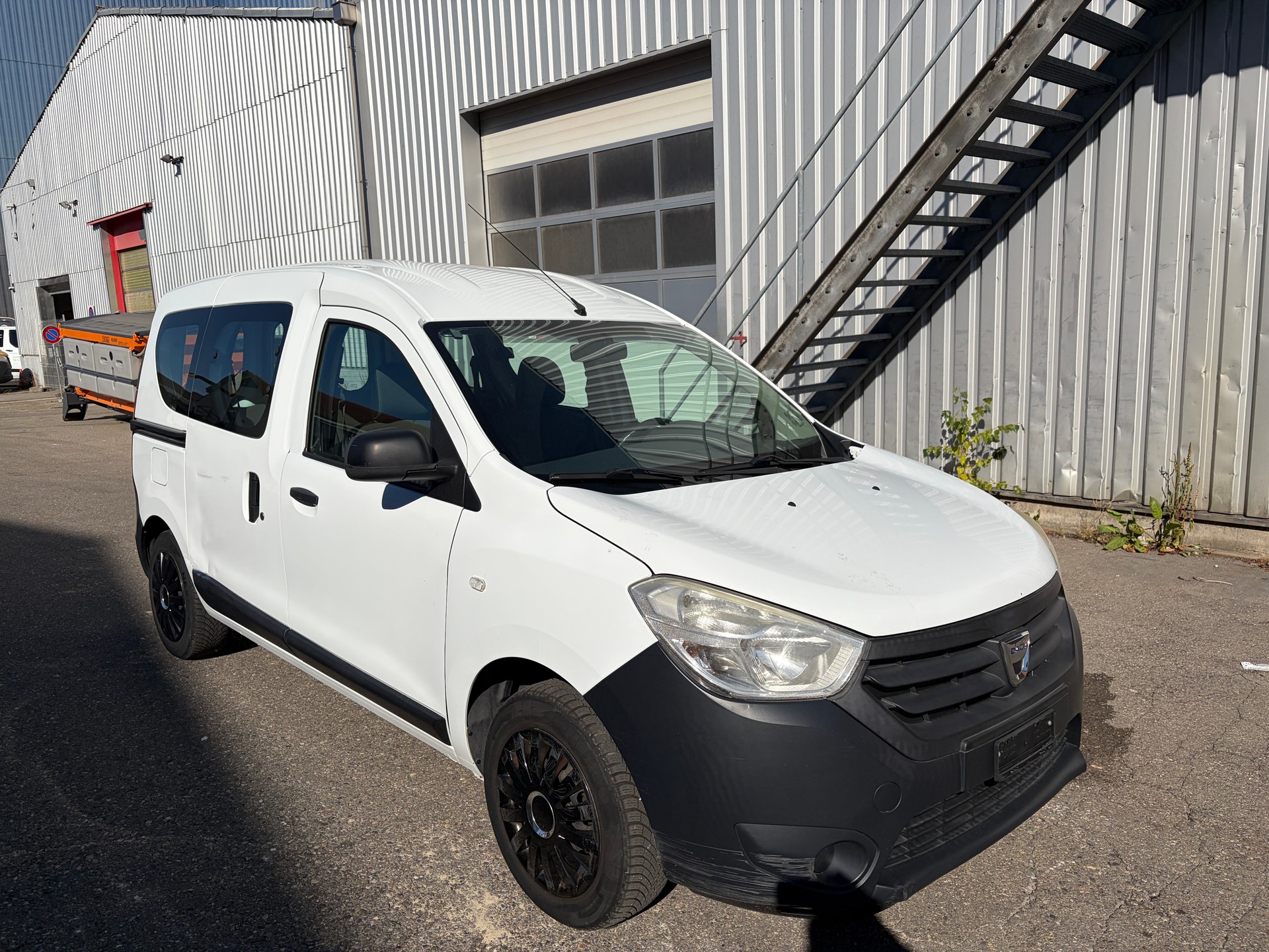 DACIA Dokker 1.6 Ambiance-image-1