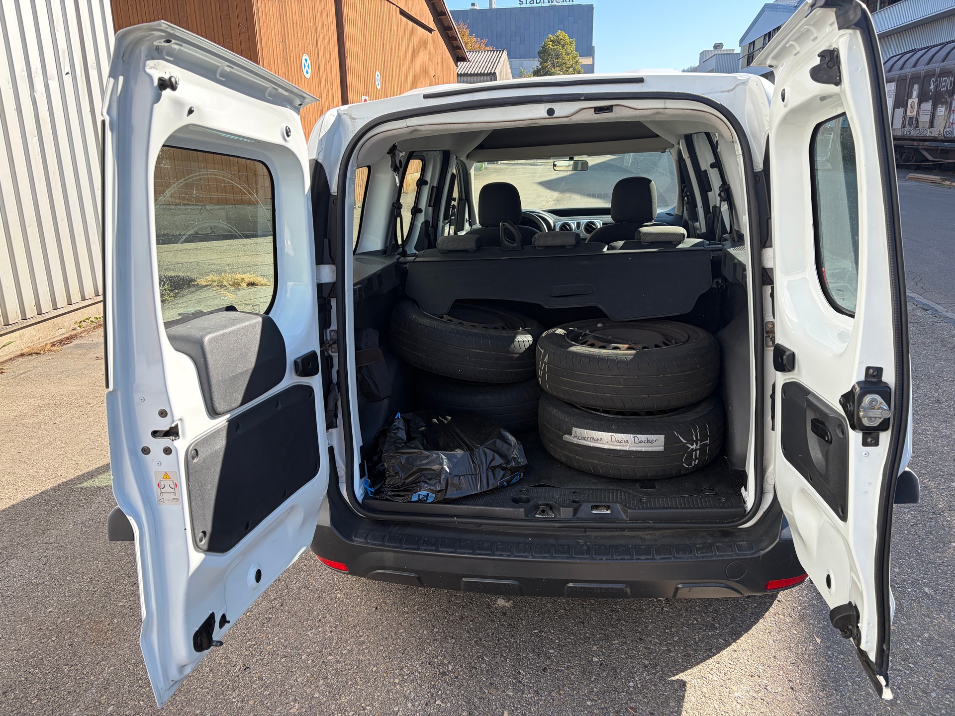 DACIA Dokker 1.6 Ambiance-image-10