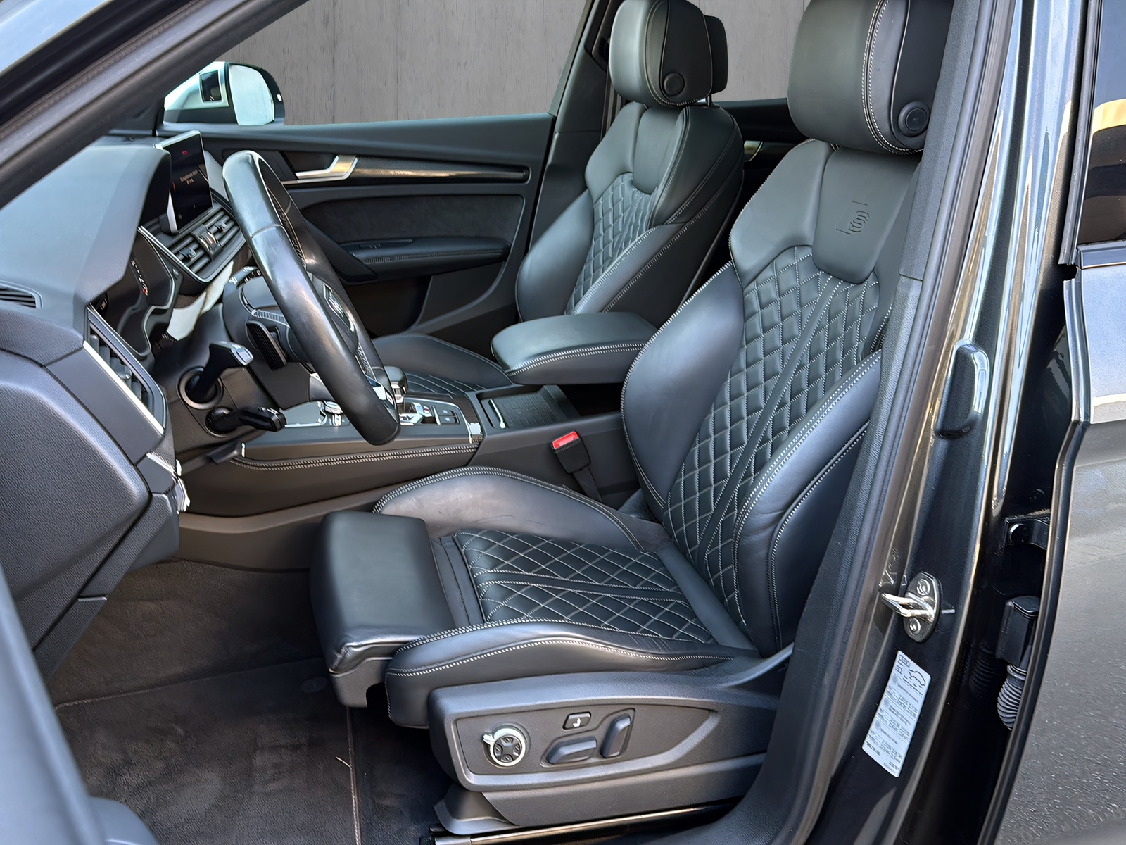 AUDI SQ5 TDI quattro*Vollausstattung*-image-8