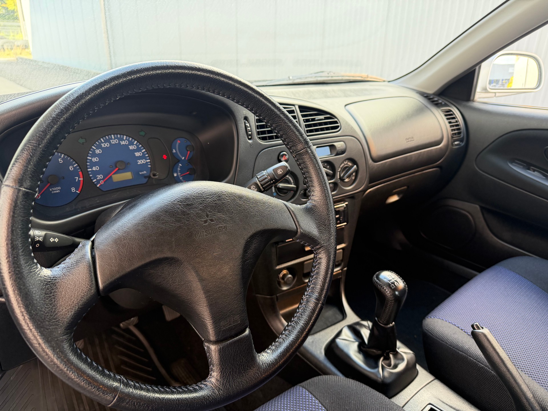 MITSUBISHI Colt 1.3 16V SILVER 25-image-5