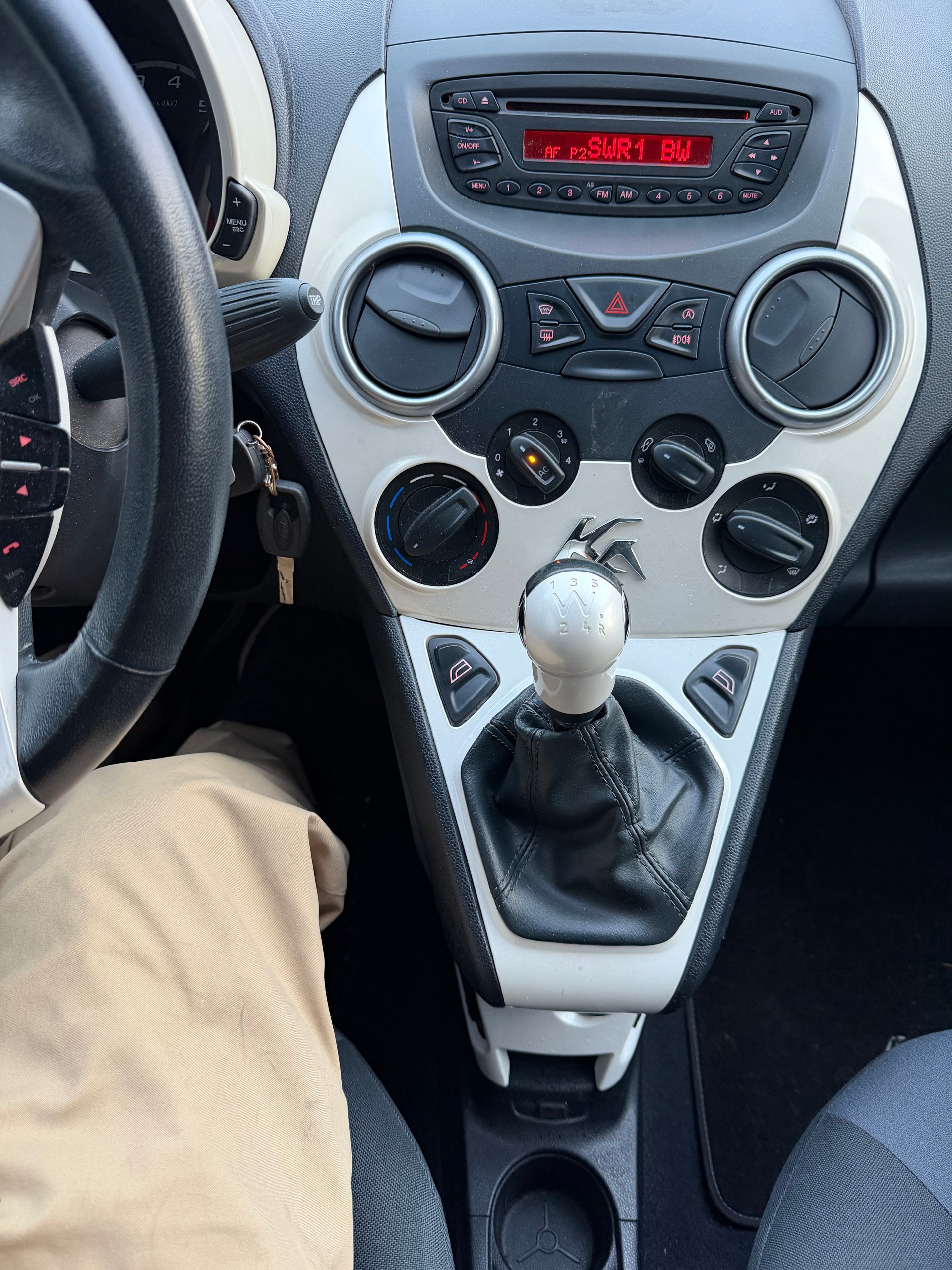 FORD KA 1.25 Titanium-image-7