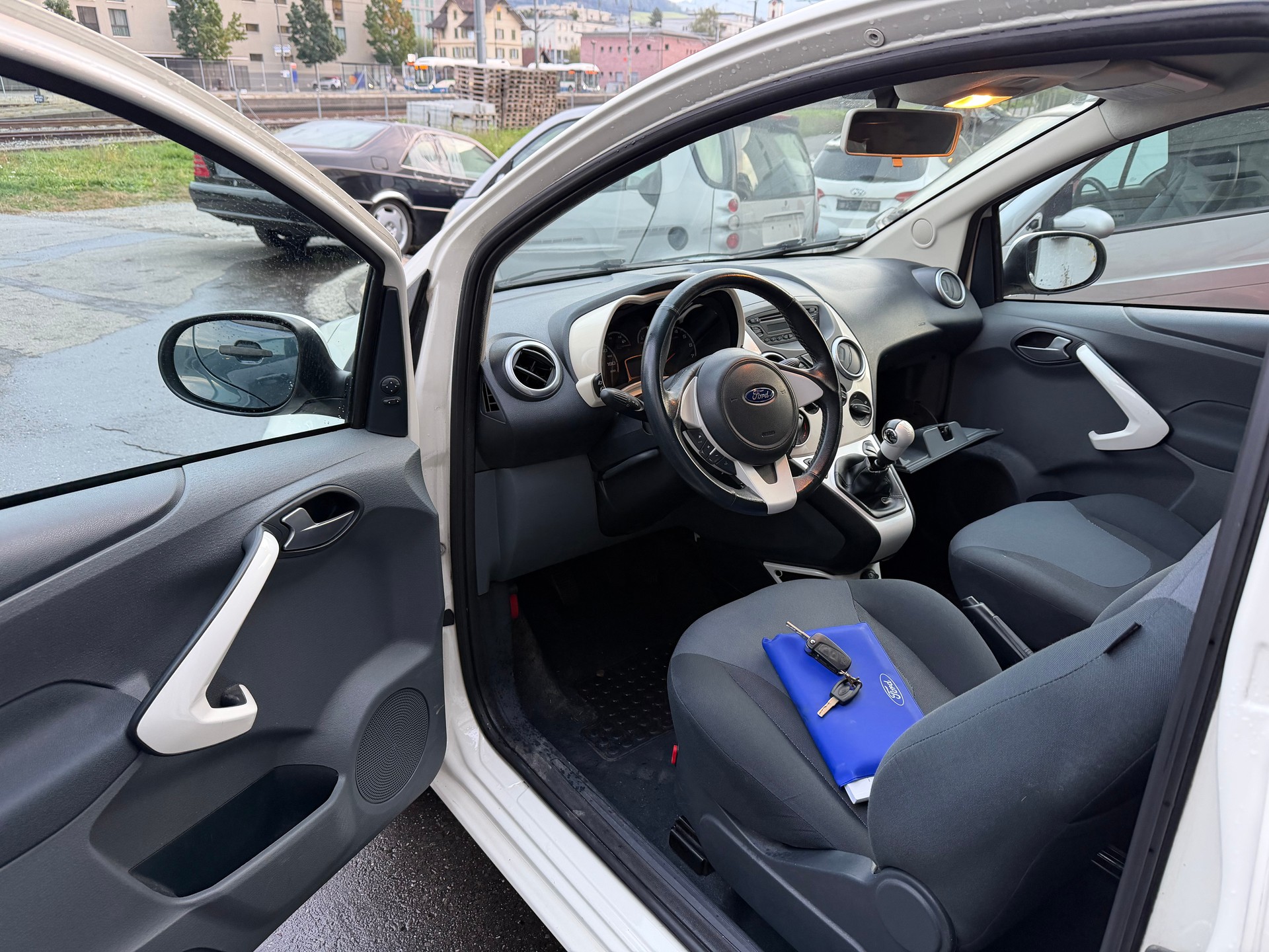 FORD KA 1.25 Titanium-image-8