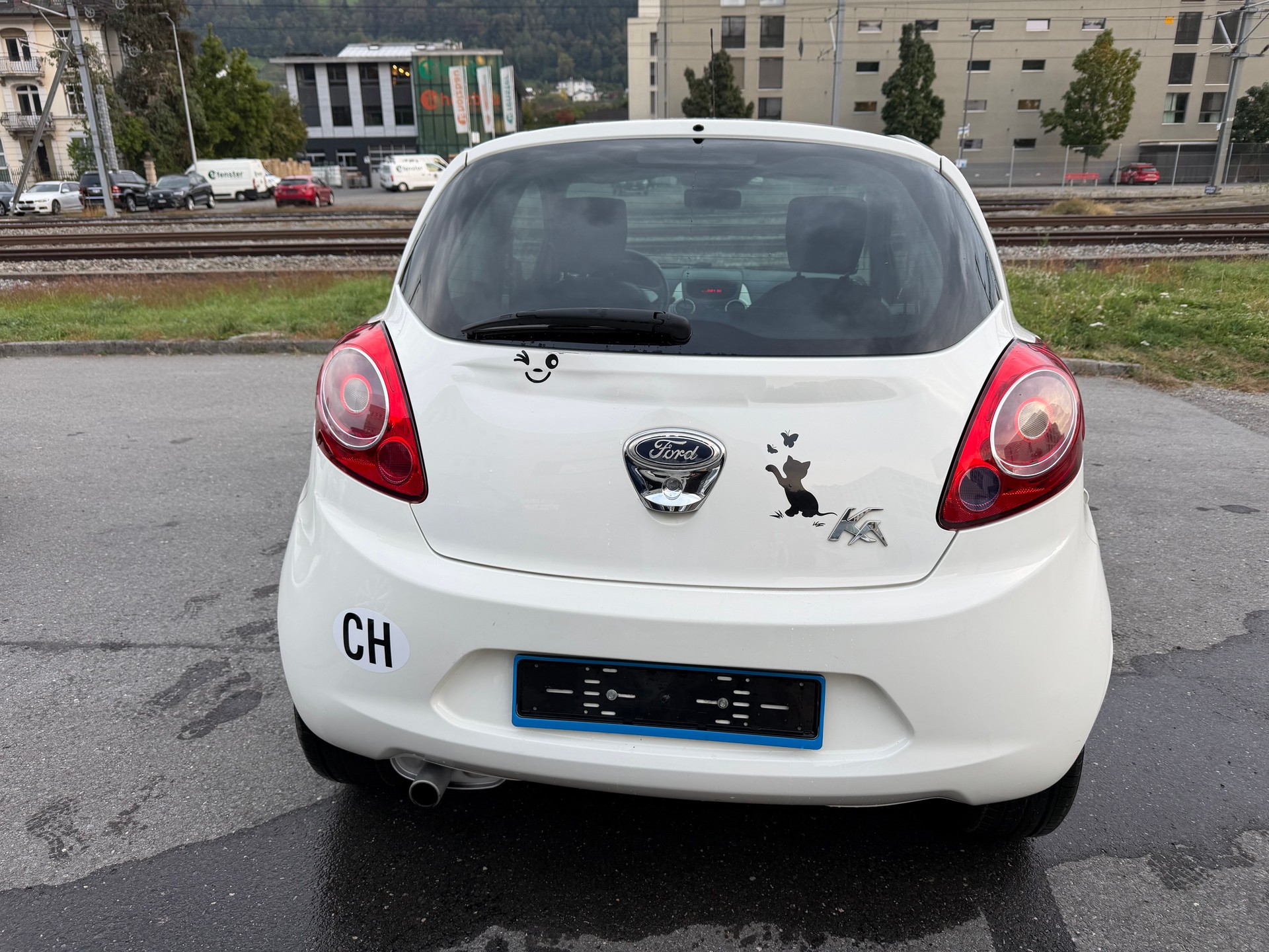 FORD KA 1.25 Titanium-image-2