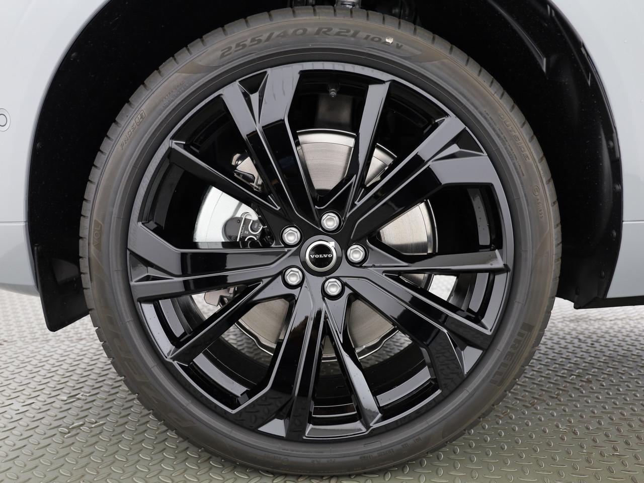 VOLVO XC60 2.0 T8 TE Black Edition eAWD-image-9