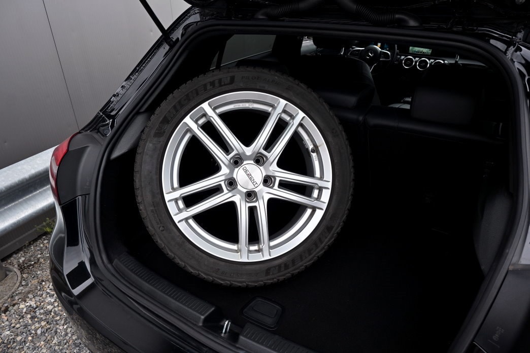 MERCEDES-BENZ A 200 d SE Line 8G-DCT-image-14