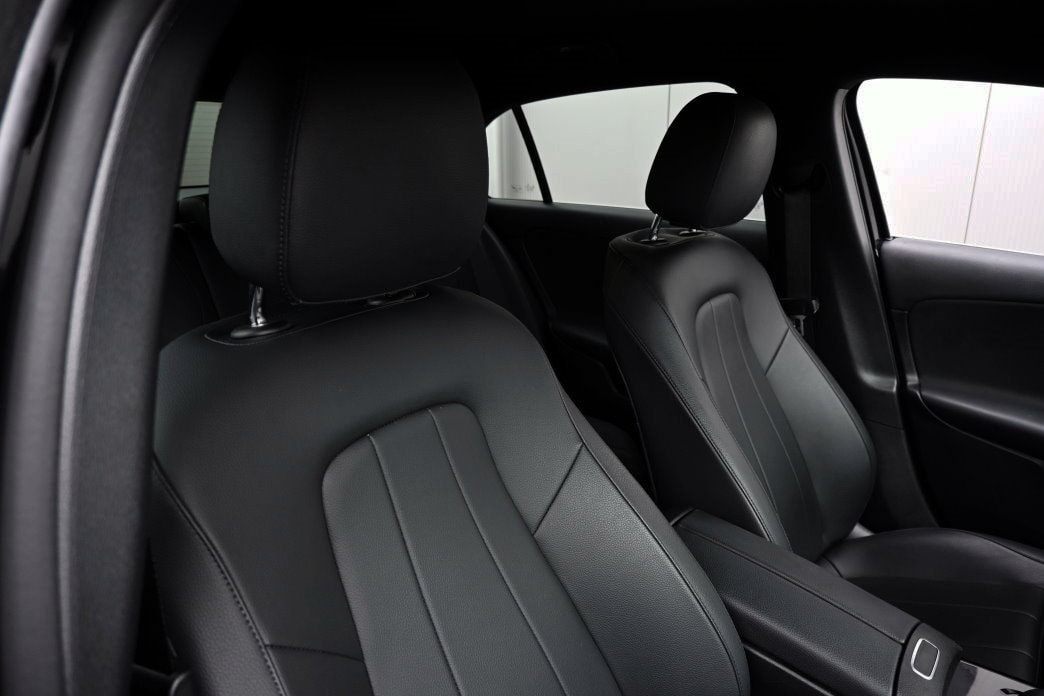 MERCEDES-BENZ A 200 d SE Line 8G-DCT-image-5