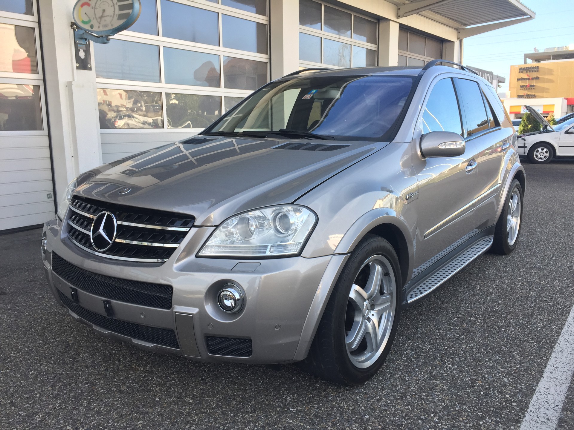 MERCEDES-BENZ ML 63 AMG 4Matic 7G-Tronic-image-2
