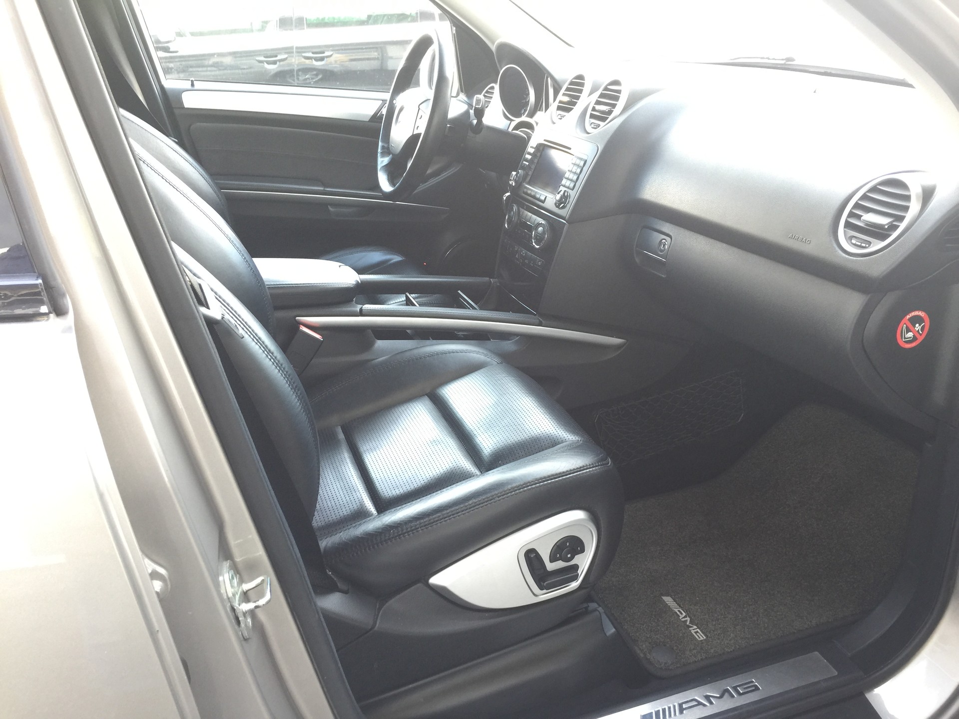 MERCEDES-BENZ ML 63 AMG 4Matic 7G-Tronic-image-5