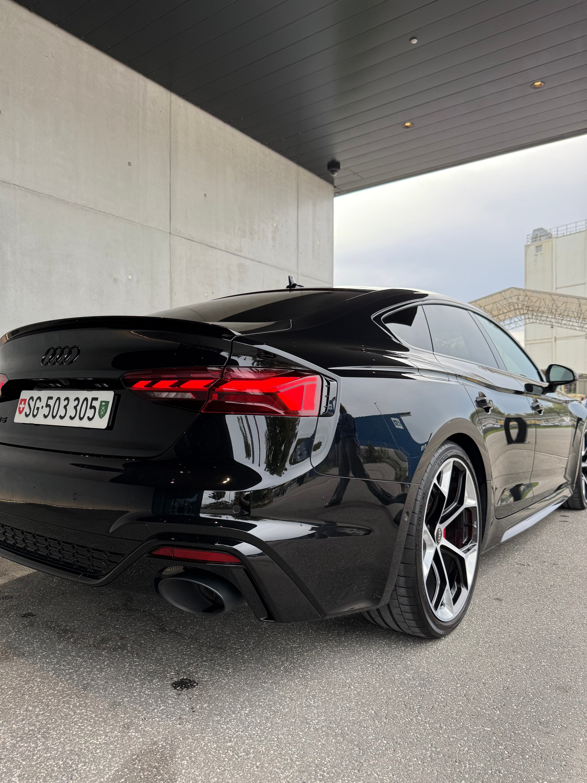 AUDI RS5 Competition Coupé 2.9 TFSI quattro tiptronic / Black exterior package-image-2