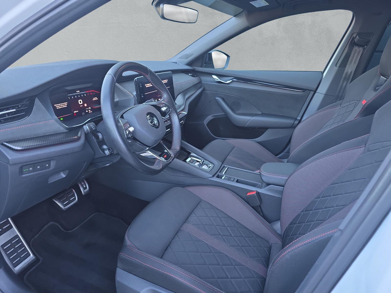 SKODA Octavia Combi 2.0 TSI RS DSG (CH)-image-11
